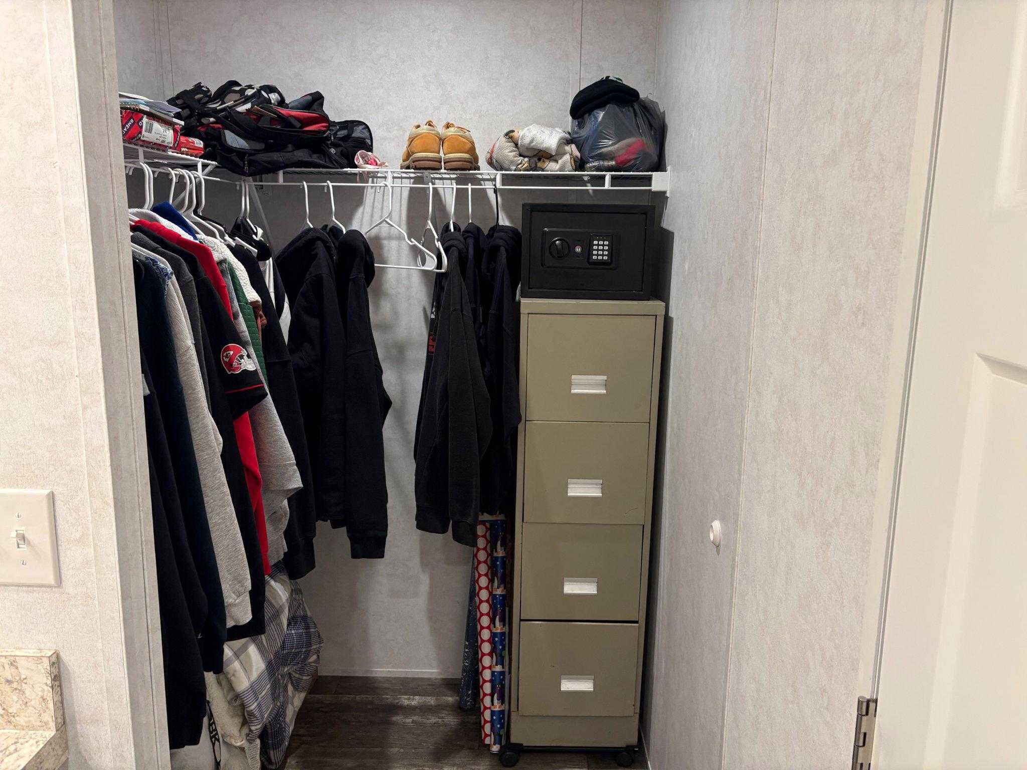 9917 Lindley Dr photo 21