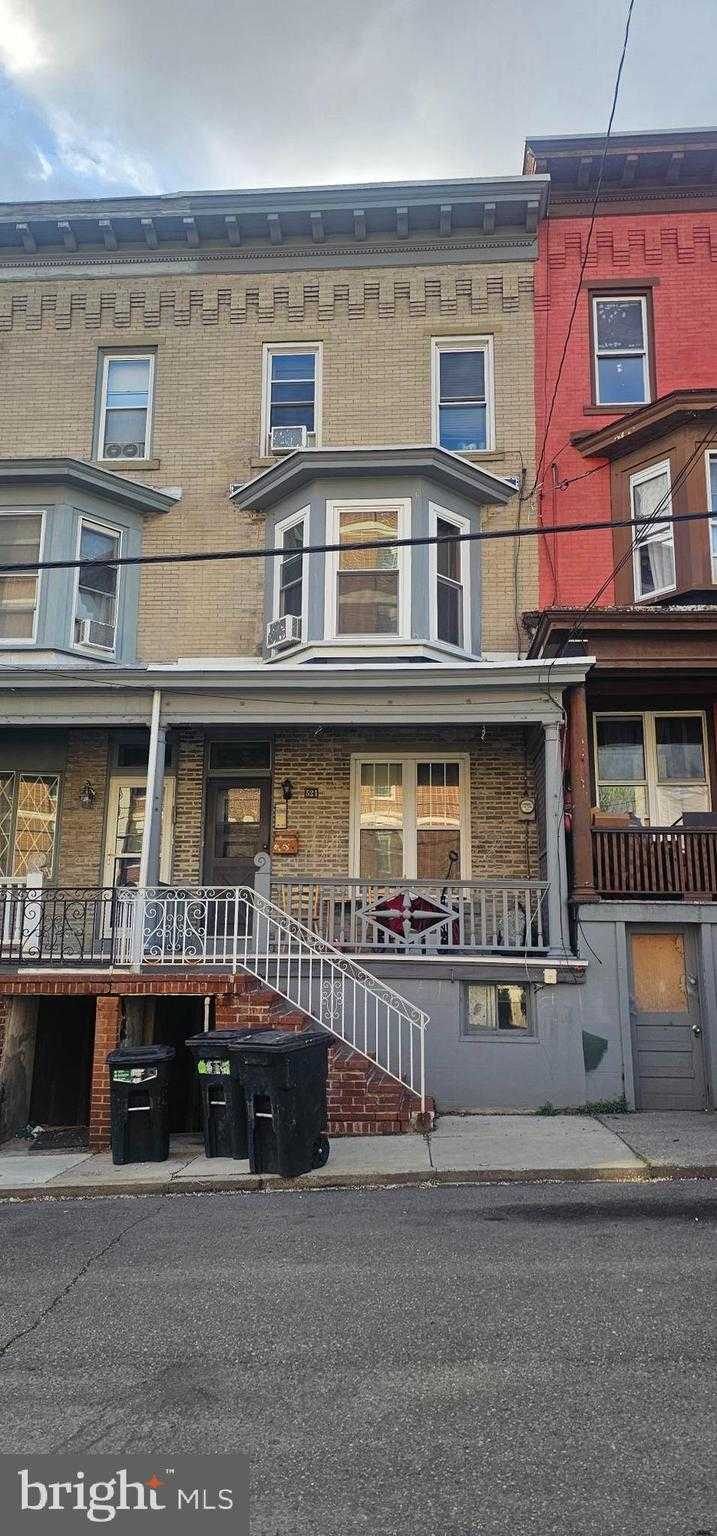 521 W Norwegian St photo 2