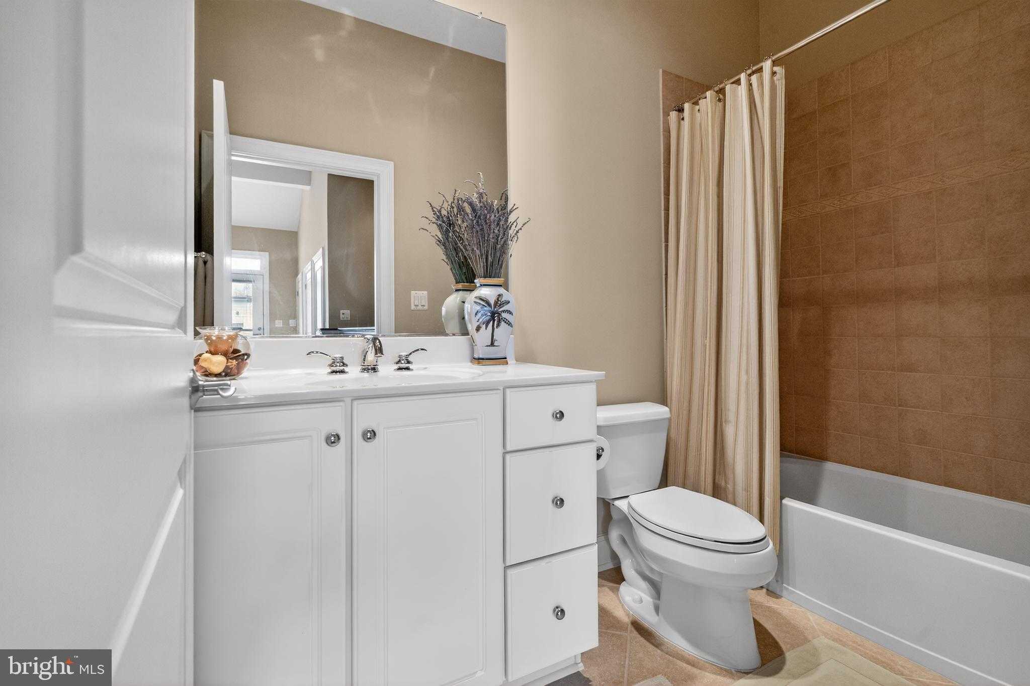 7820 Cadbury Ave photo 42