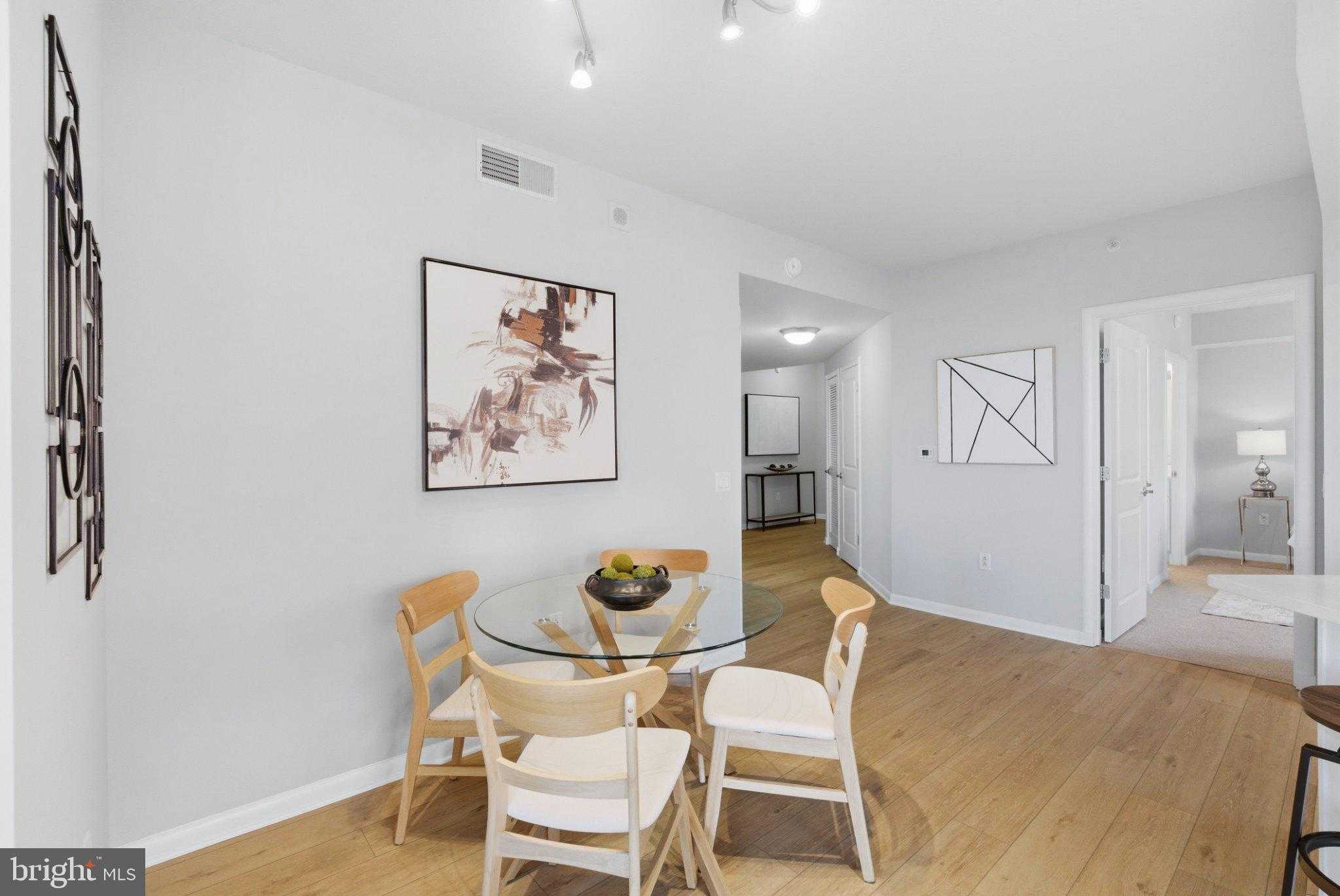 1021 N Garfield St Apt 426 photo 13