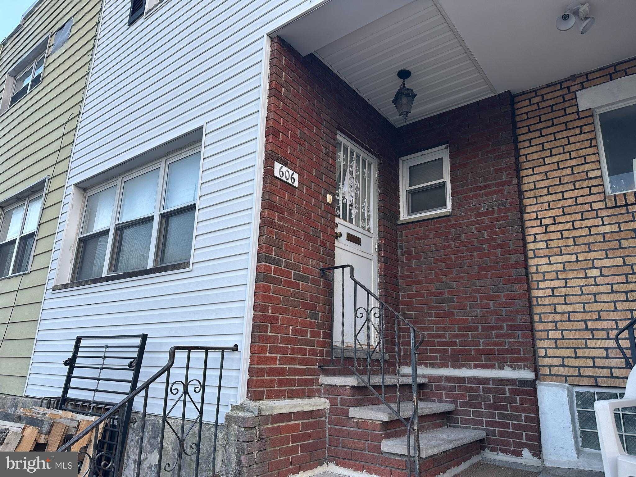 606 Johnston St photo 3