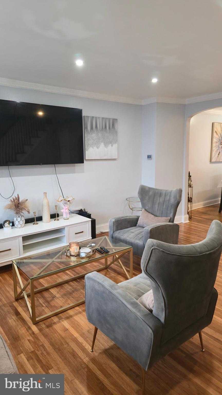 3113 Disston St photo 8