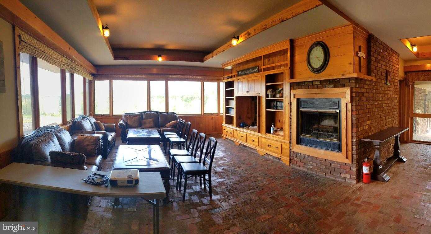 895 Fishers Rd photo 3