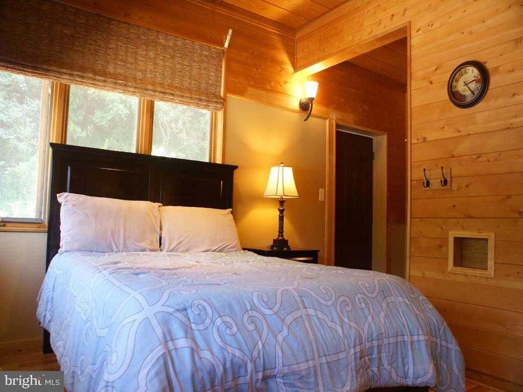 895 Fishers Rd photo 7