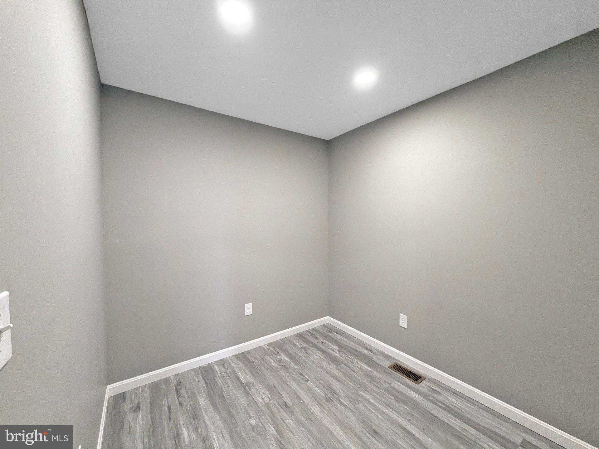 1920 Christian St photo 14