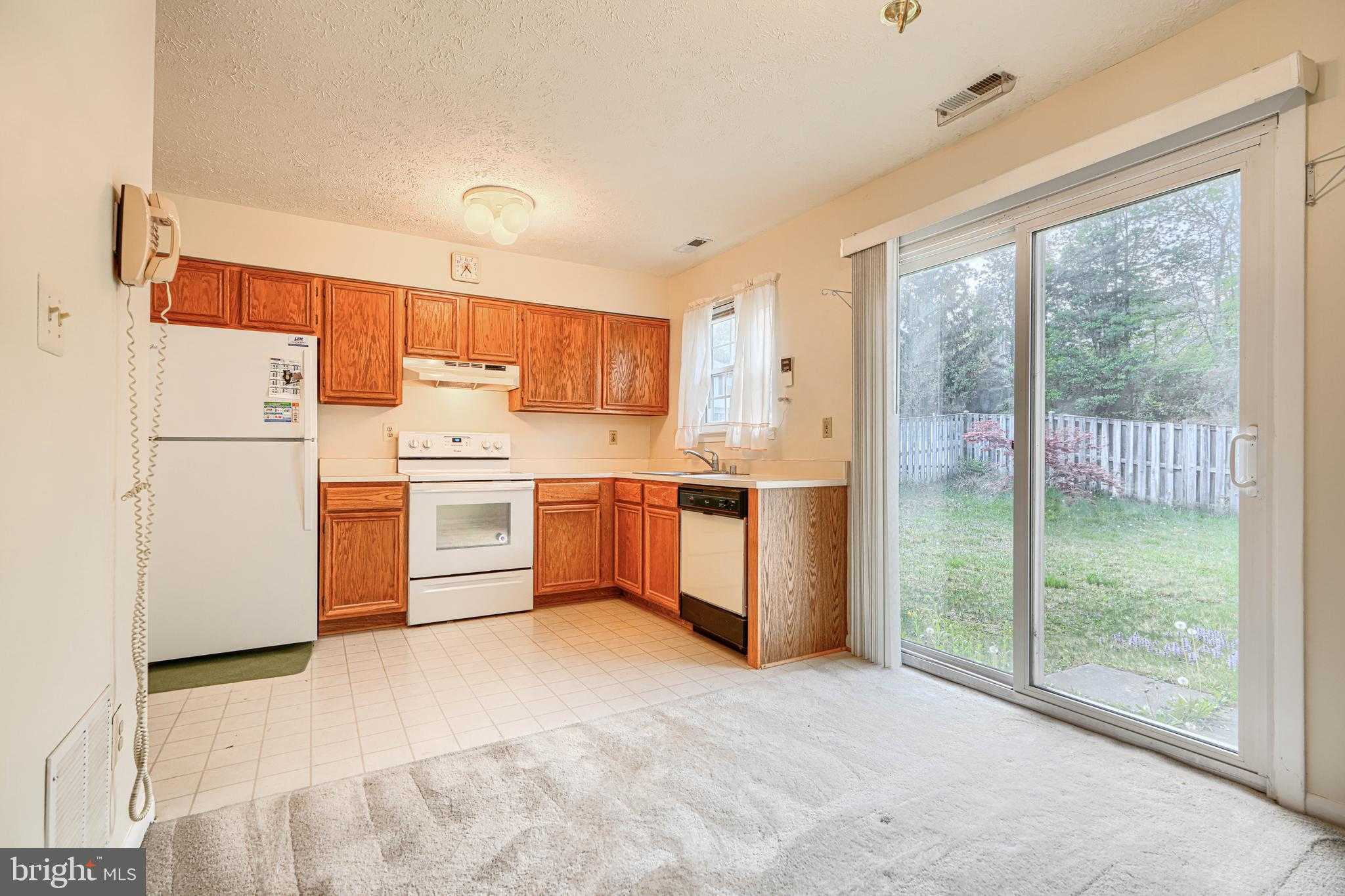 2 Chelmsford CT photo 8