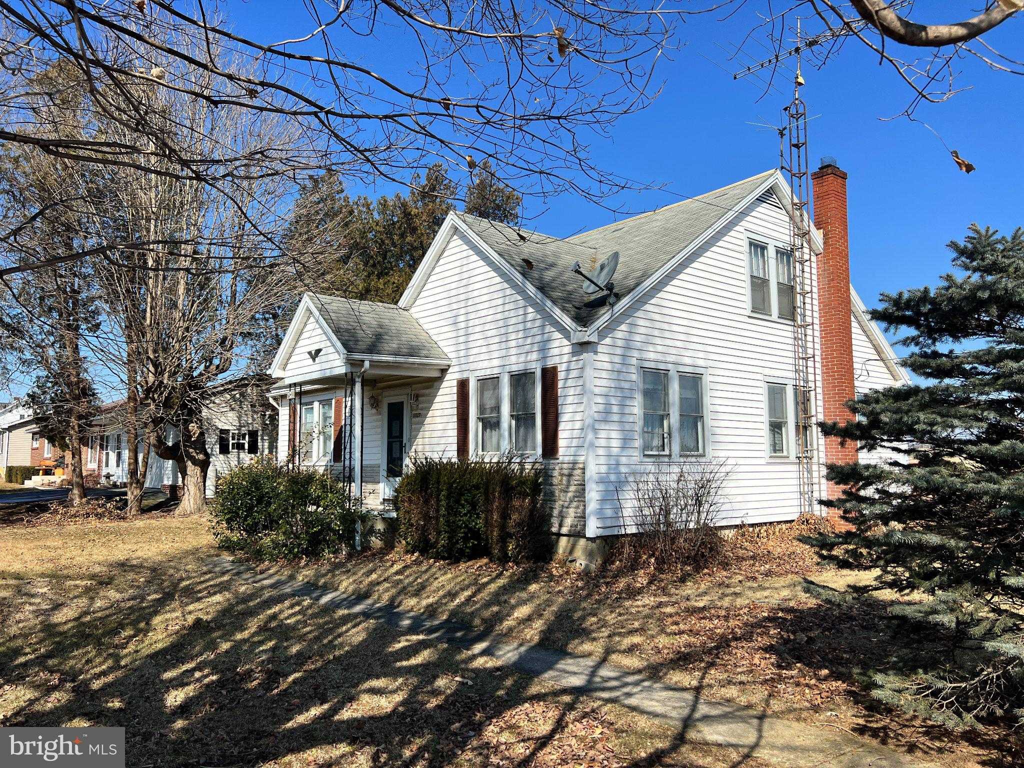 1527 Orrstown Rd photo 2