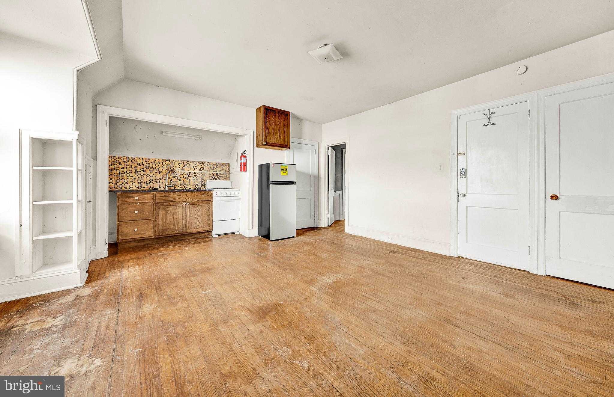 1020 W Main St photo 21