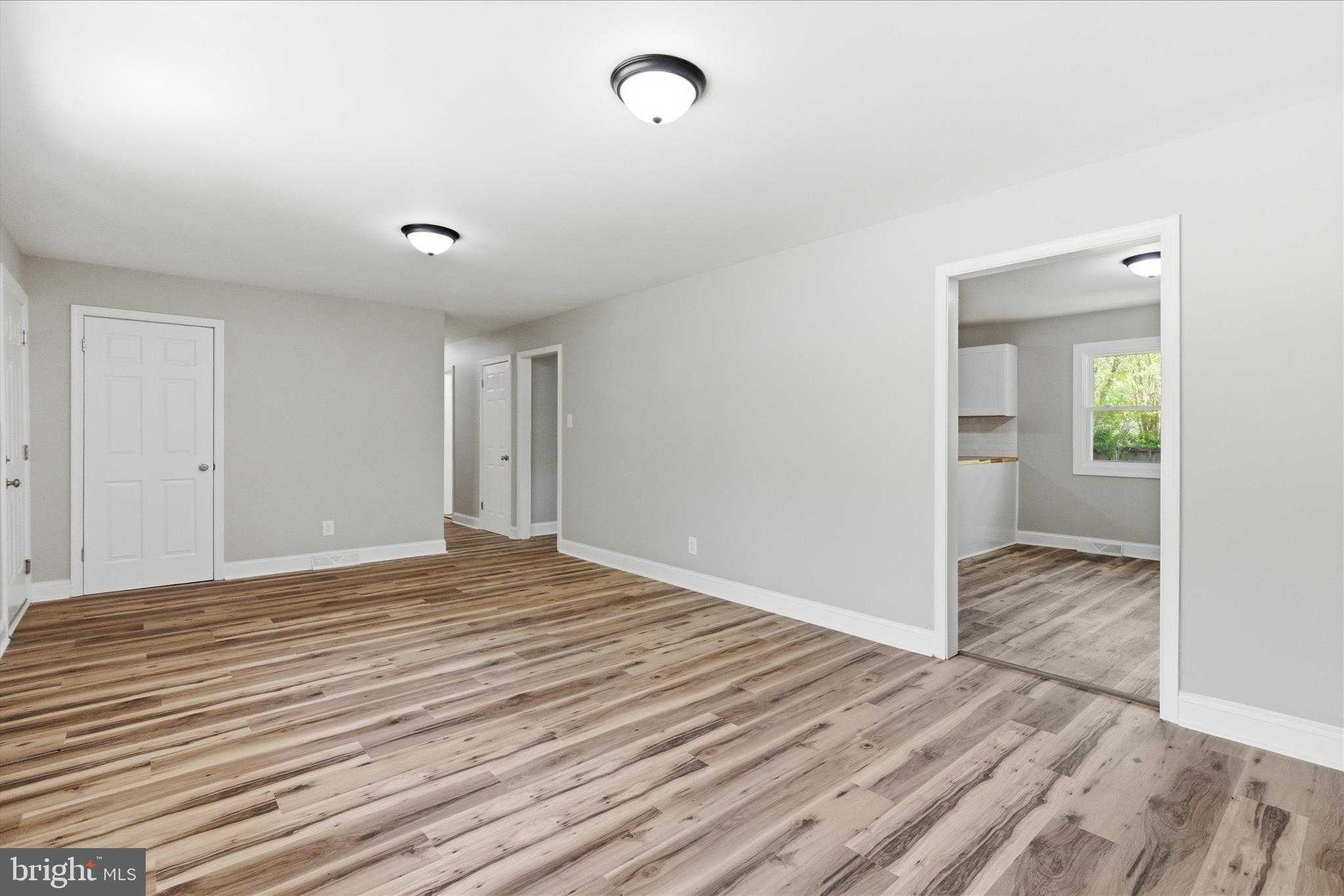 22330 Macon CT photo 9