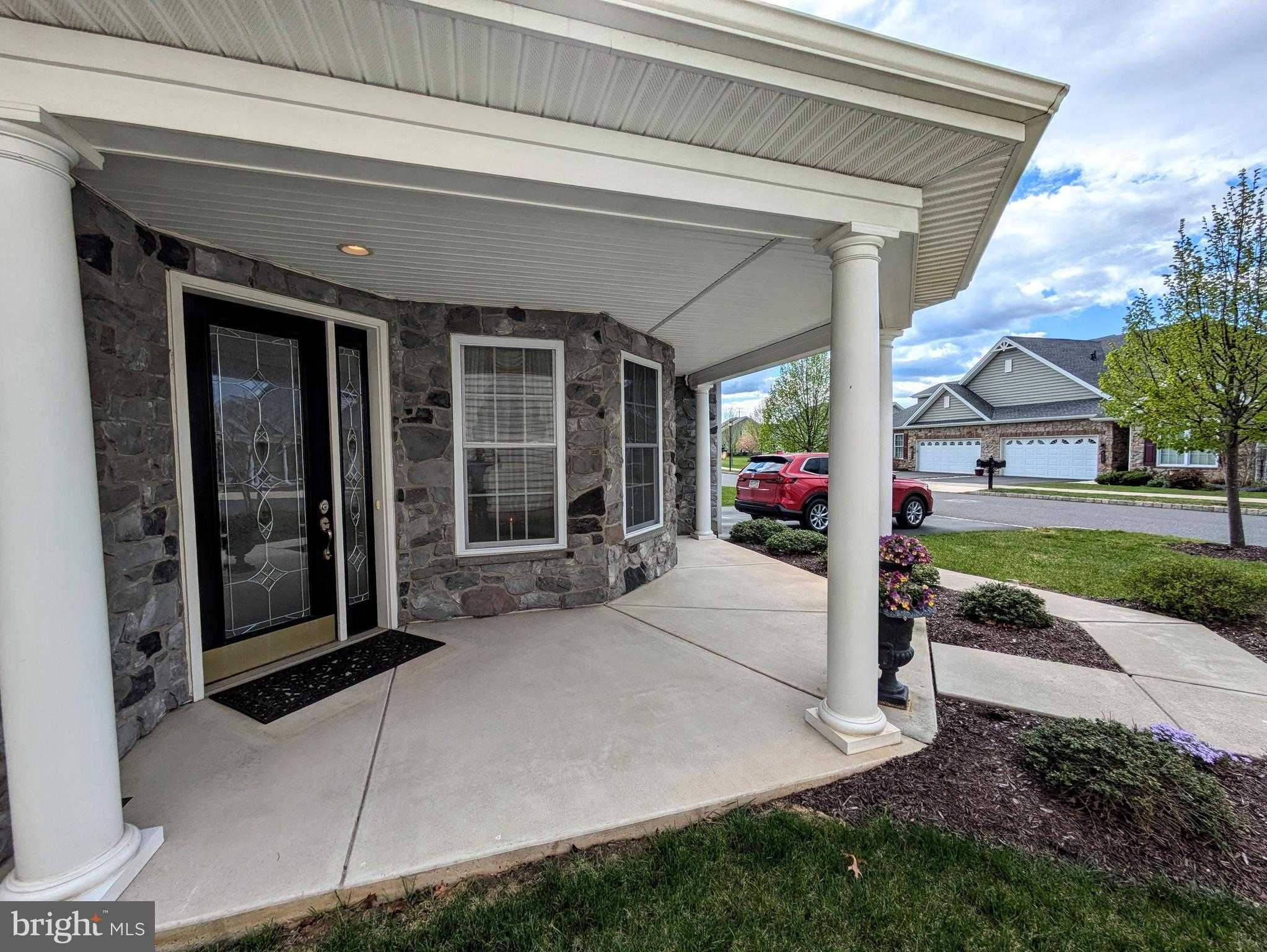 4362 Founders Dr photo 3