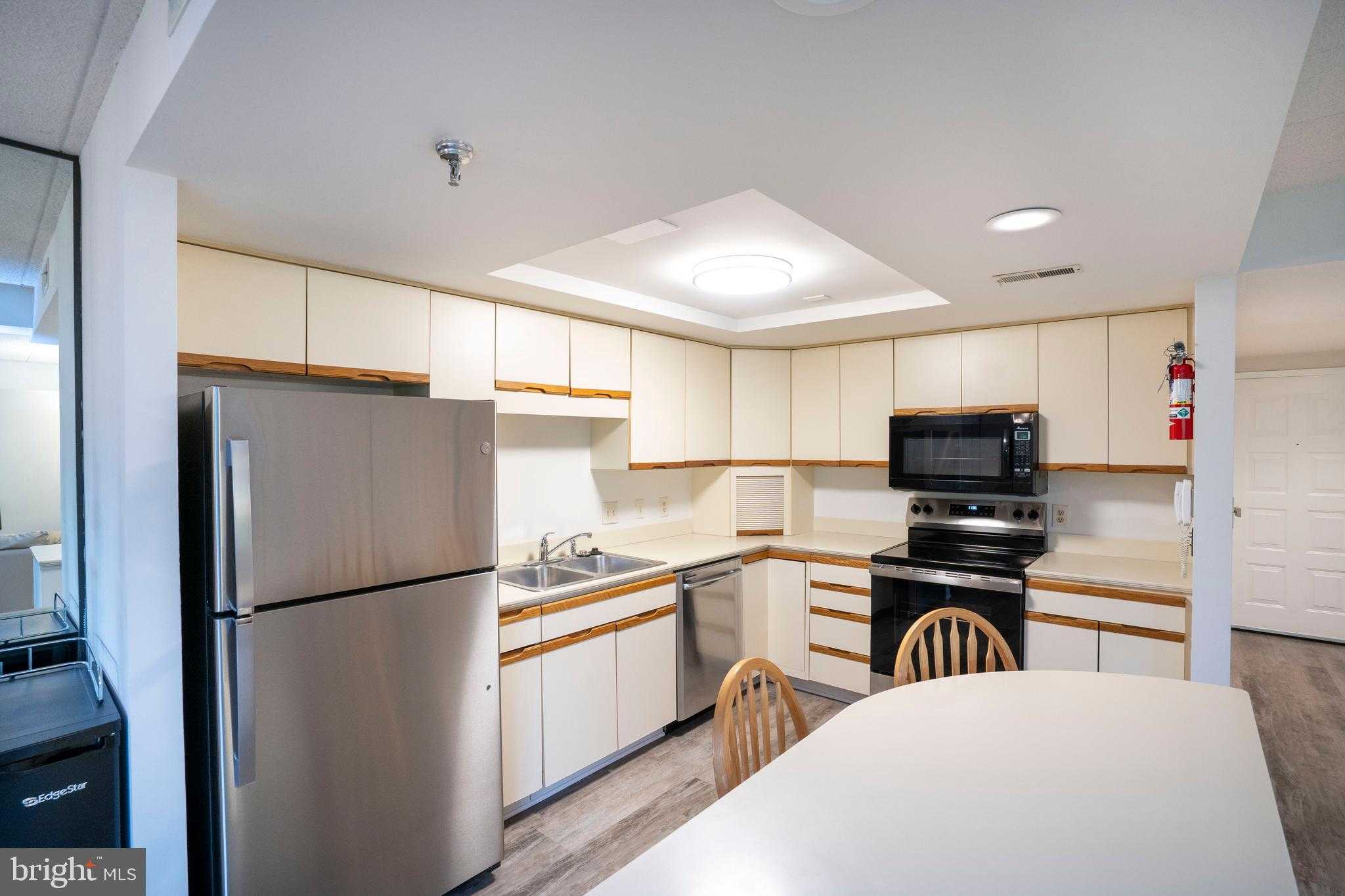 310 S Allen St photo 10