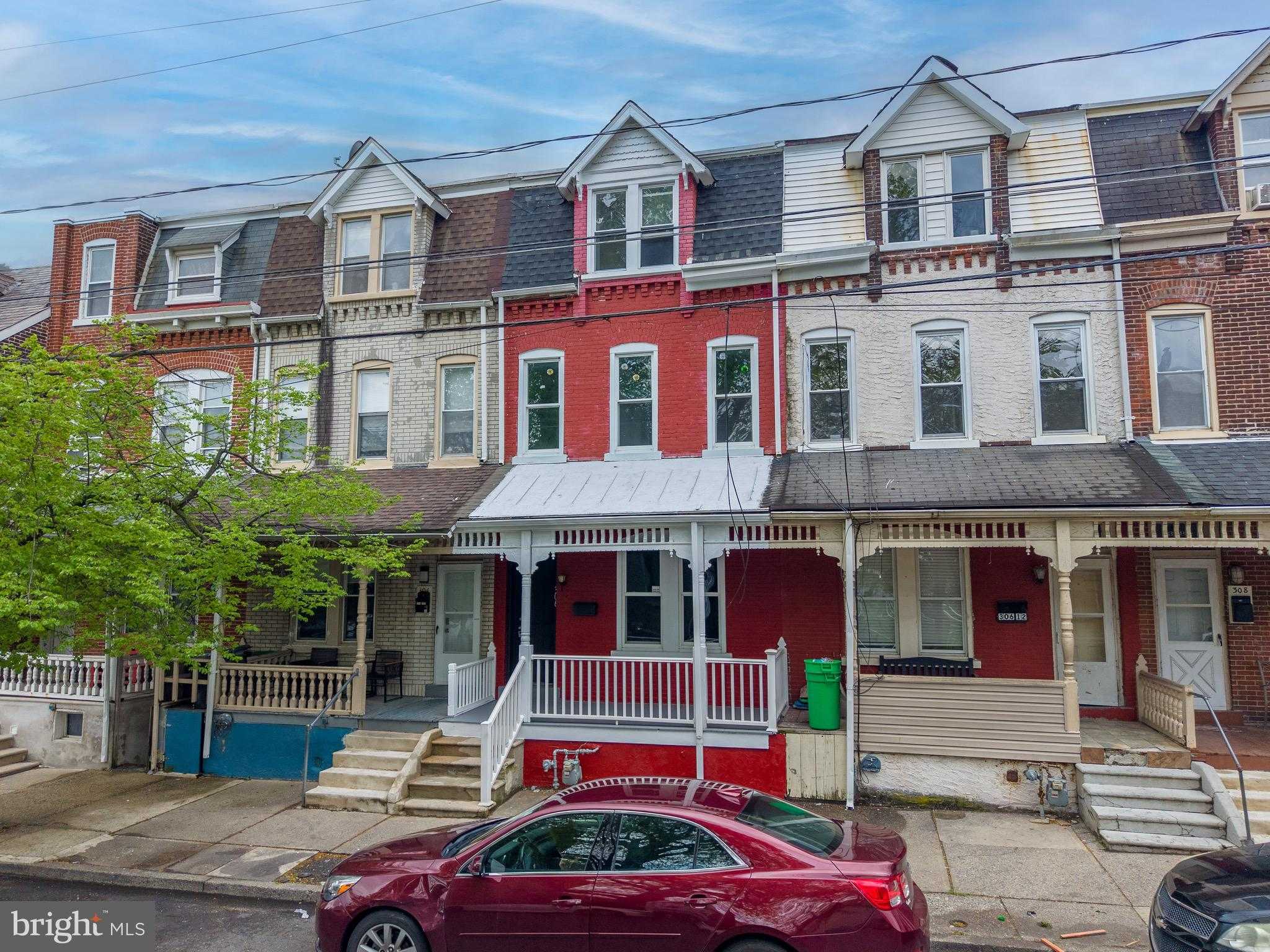 306 Ridge Ave photo 2