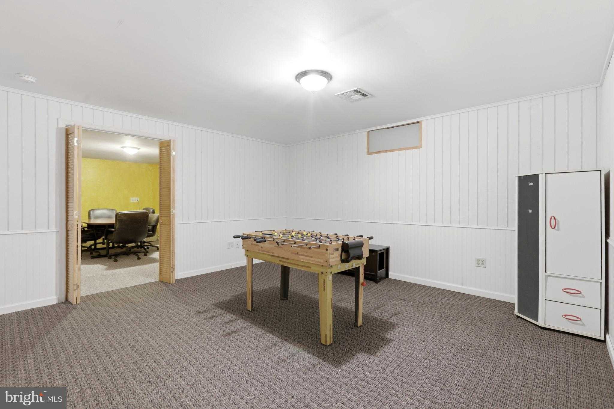 379 Pondview Dr photo 19