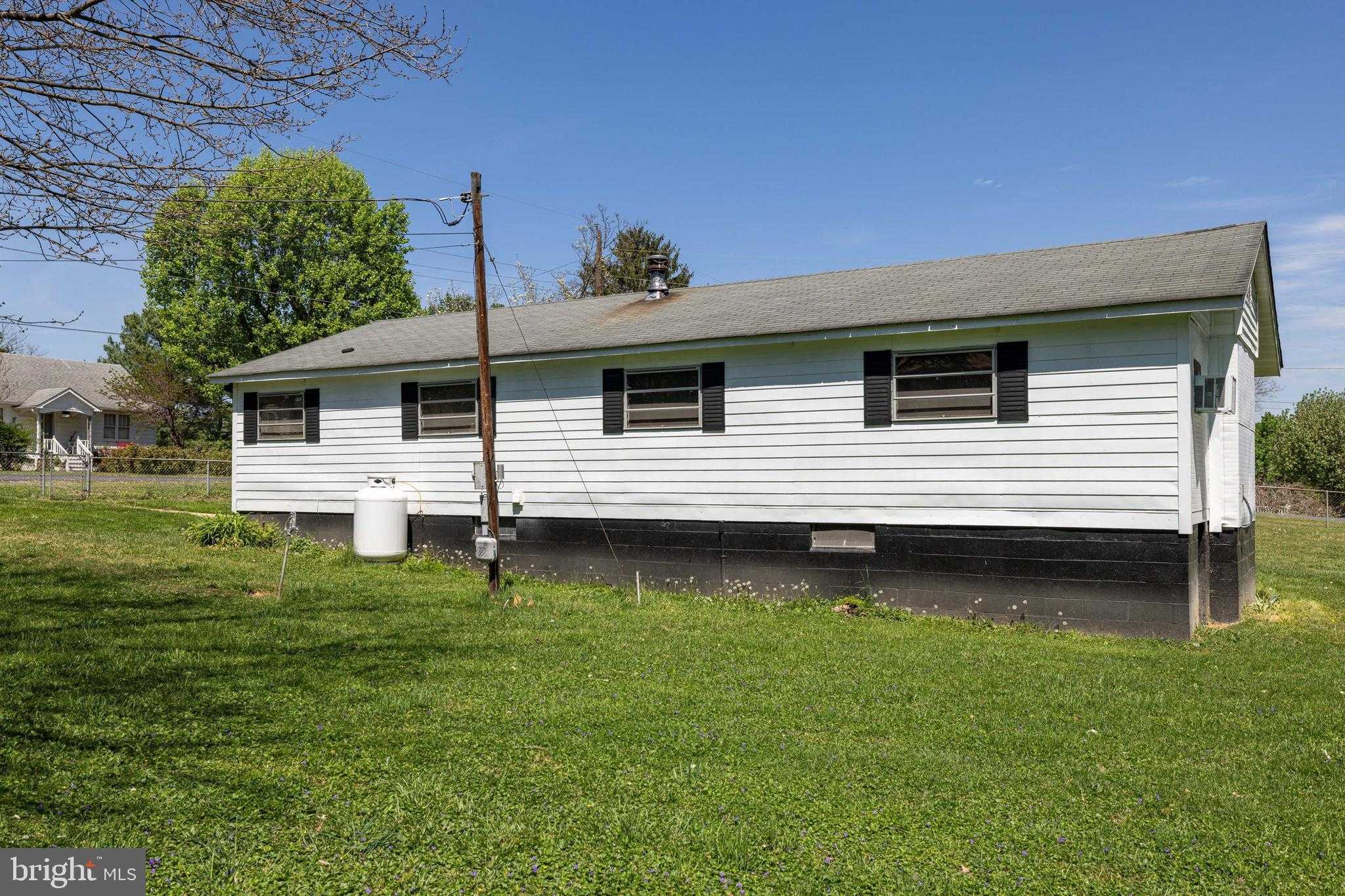 411 Fourth St photo 41