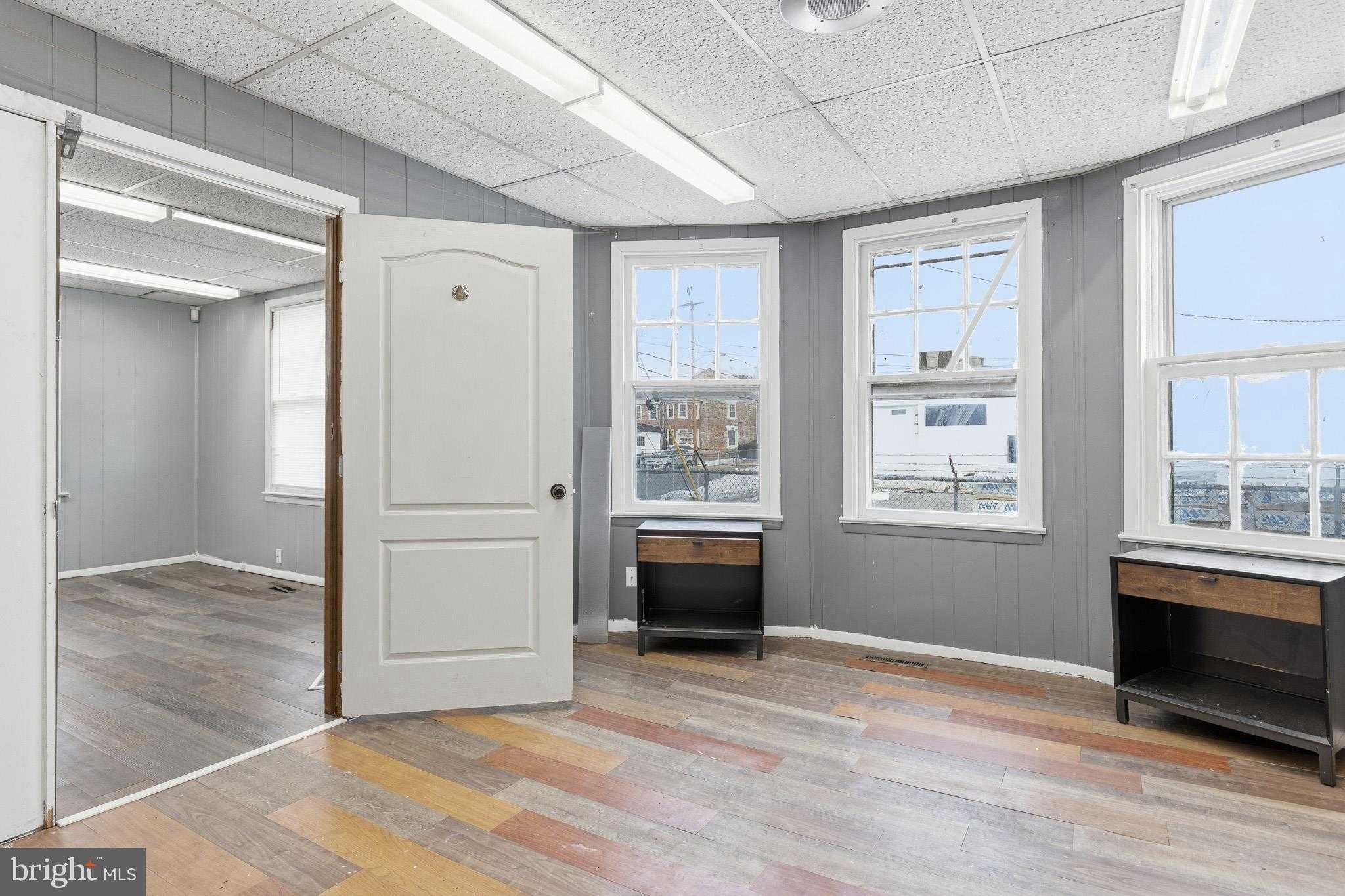 212 W Main St photo 15