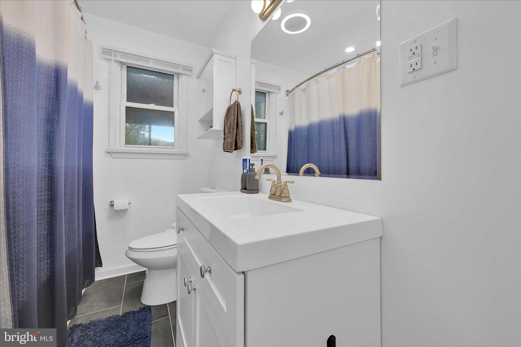 2 Lovers Ln photo 21