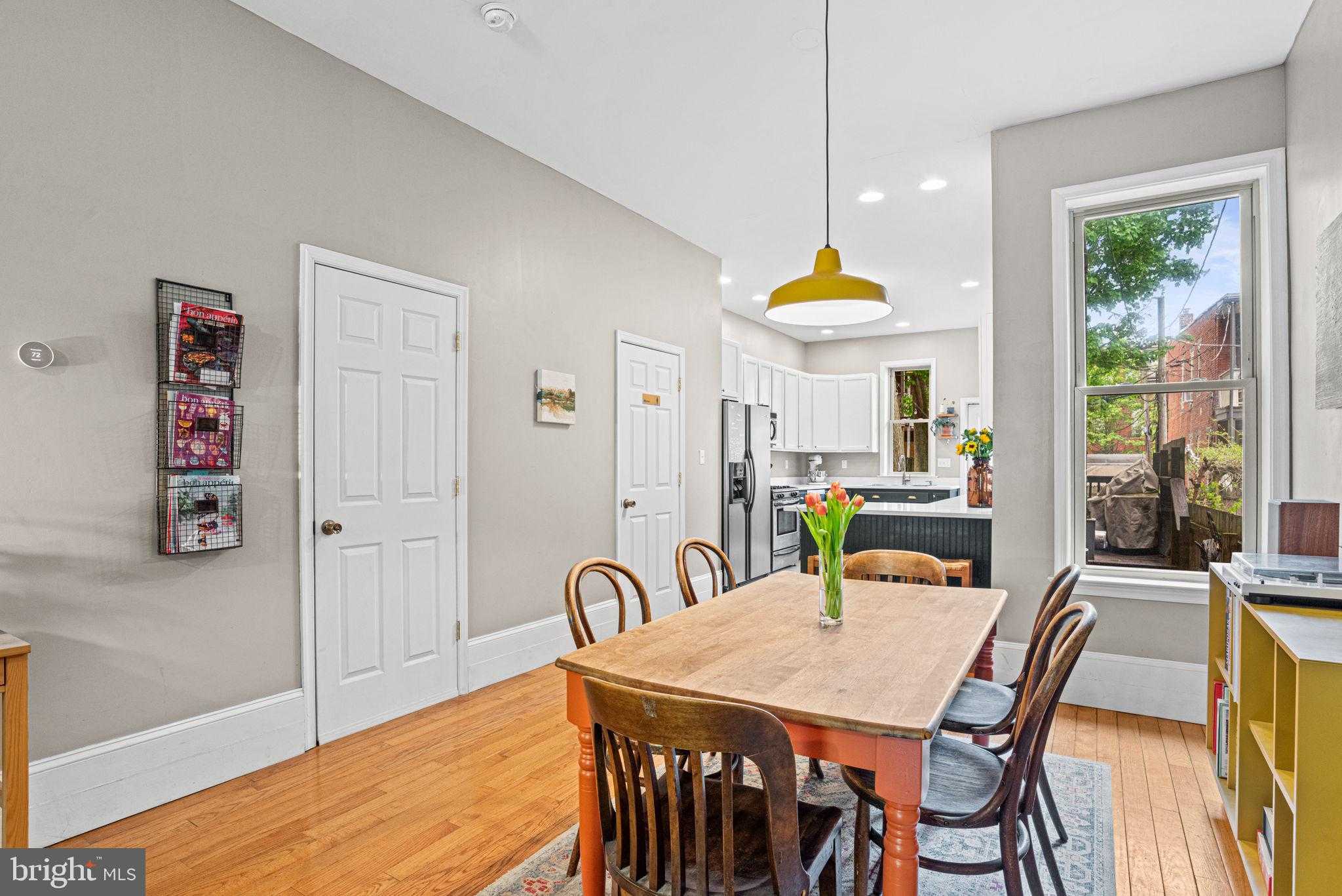 1908 Green St photo 7