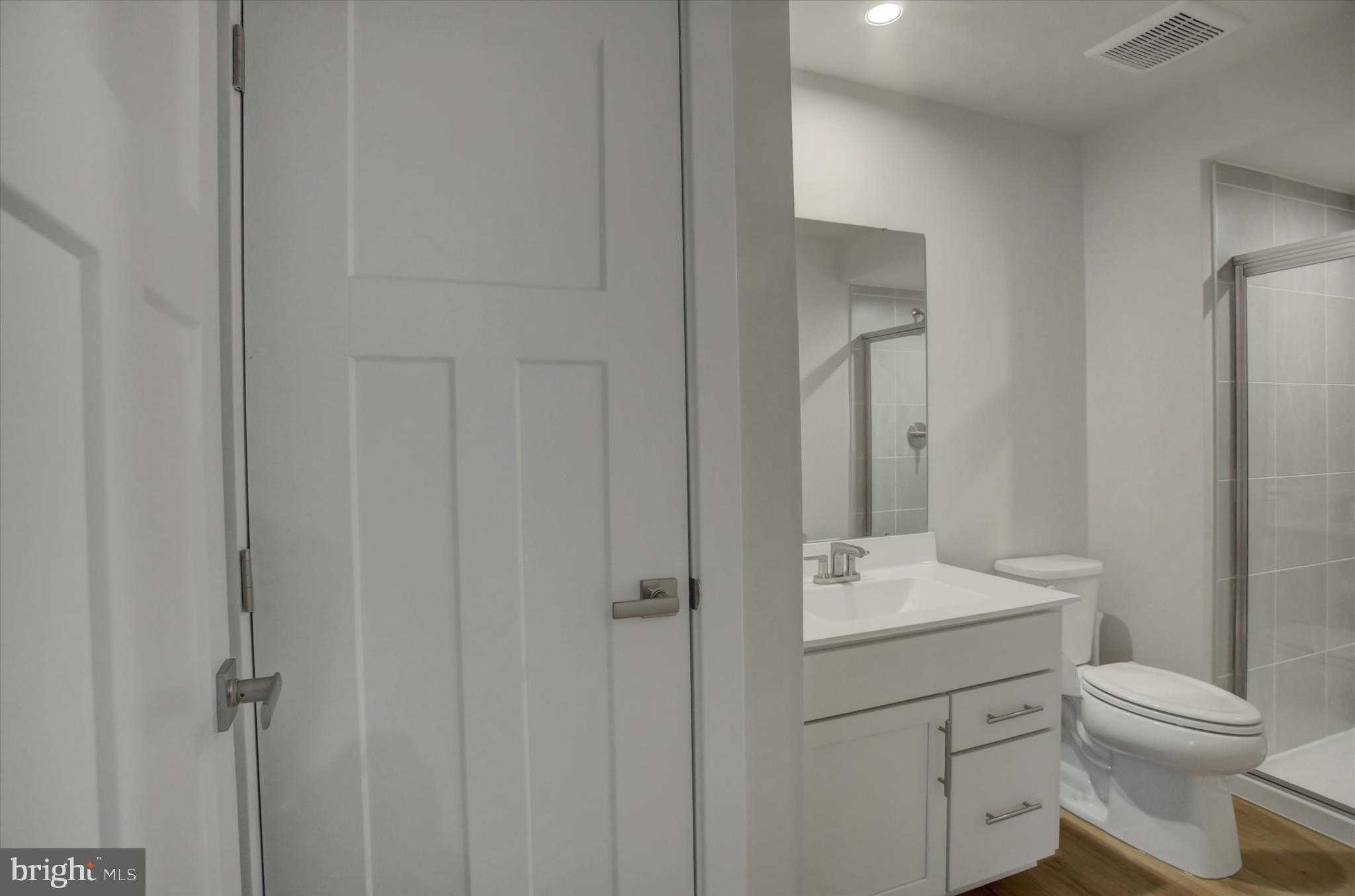 1585 Shannon Dr S photo 40