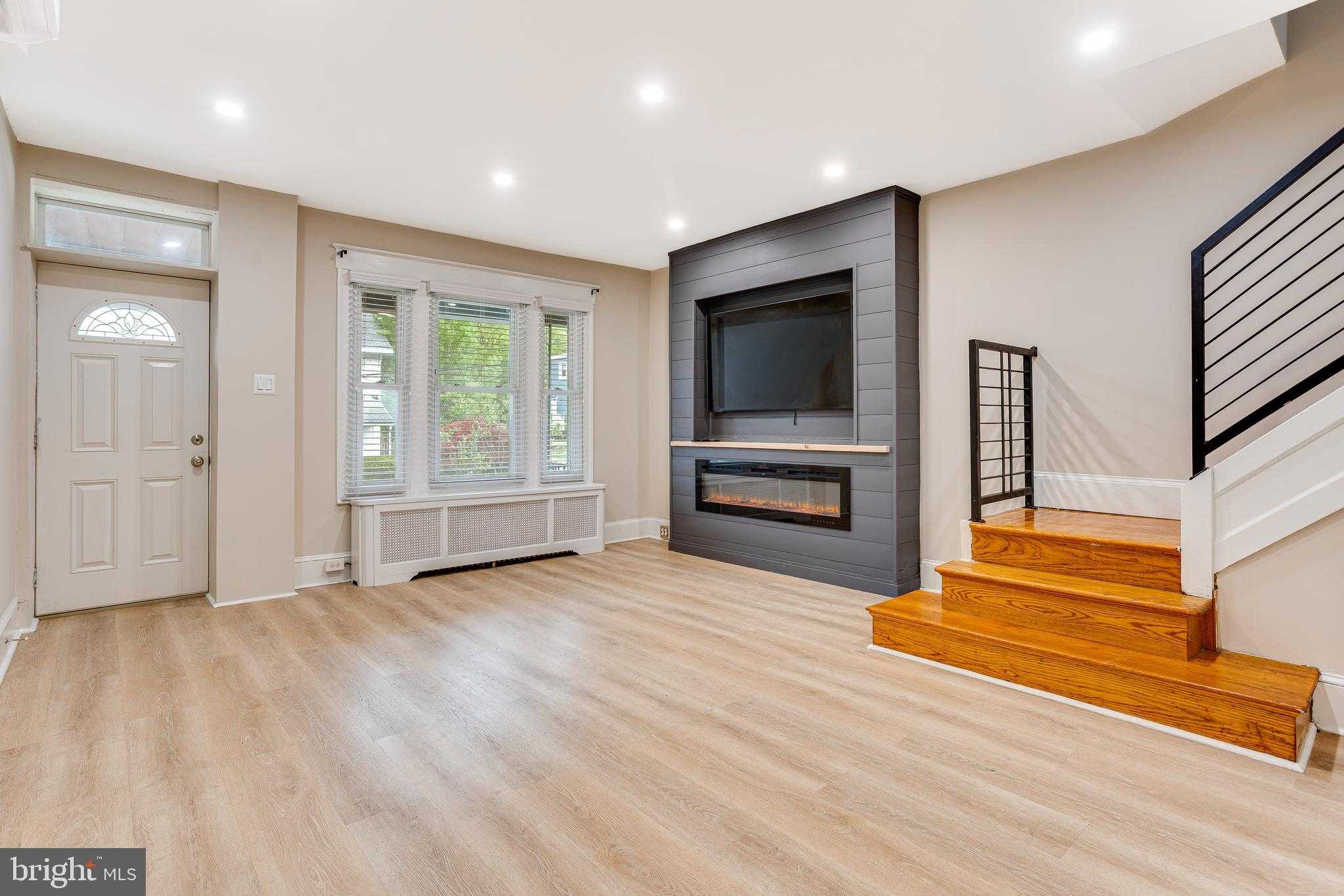 313 Gates St photo 7