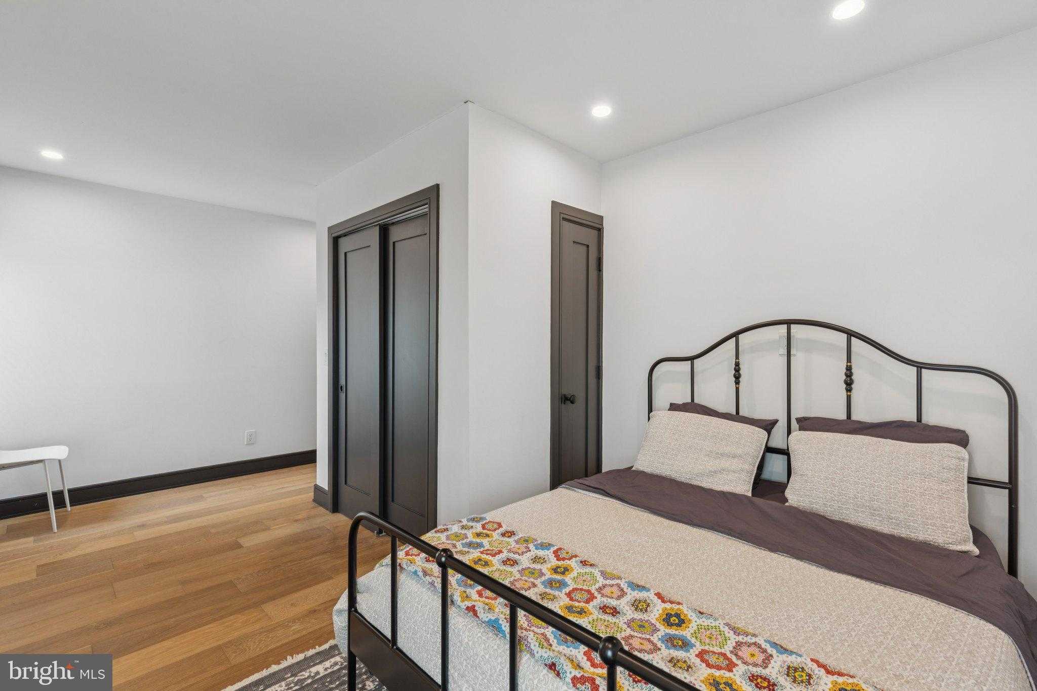 207 S 24th St photo 35