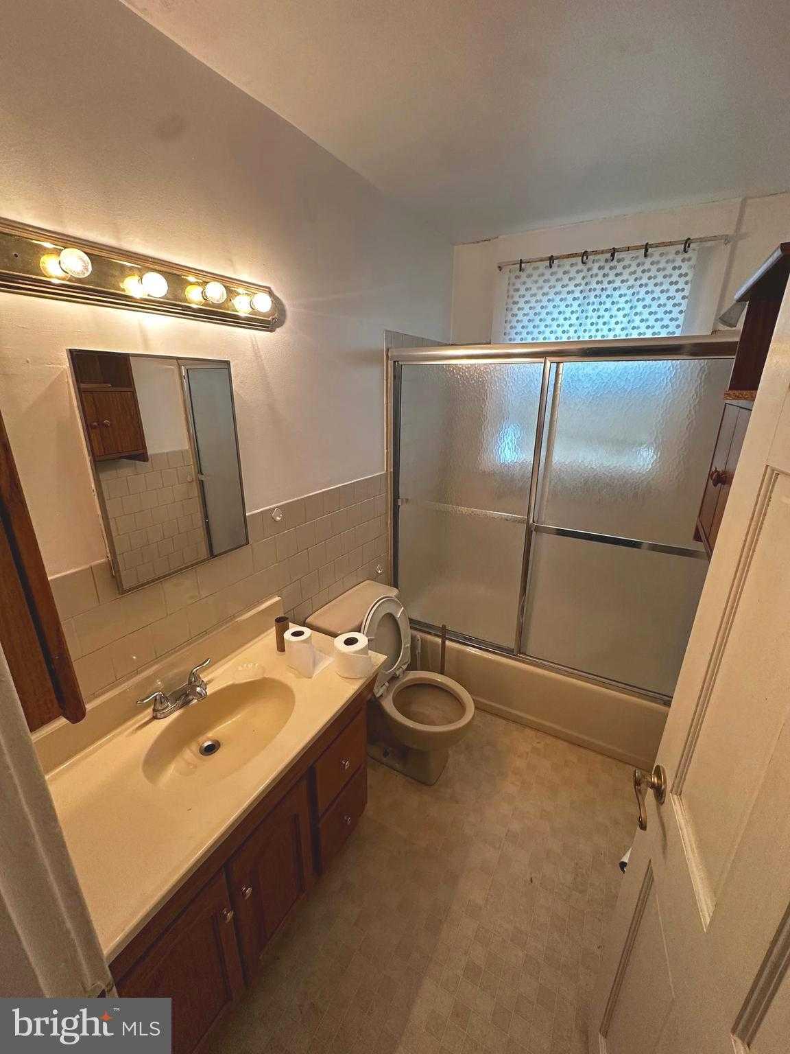 500 Washburn Ave photo 11