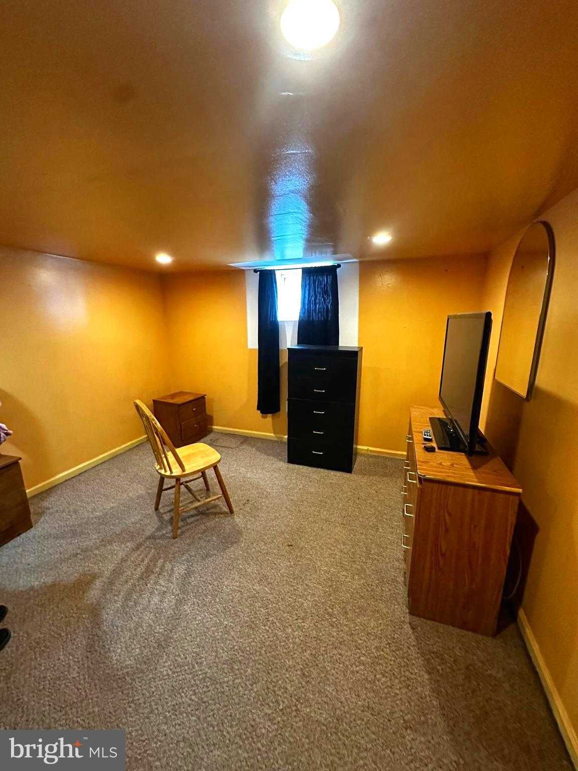 500 Washburn Ave photo 28