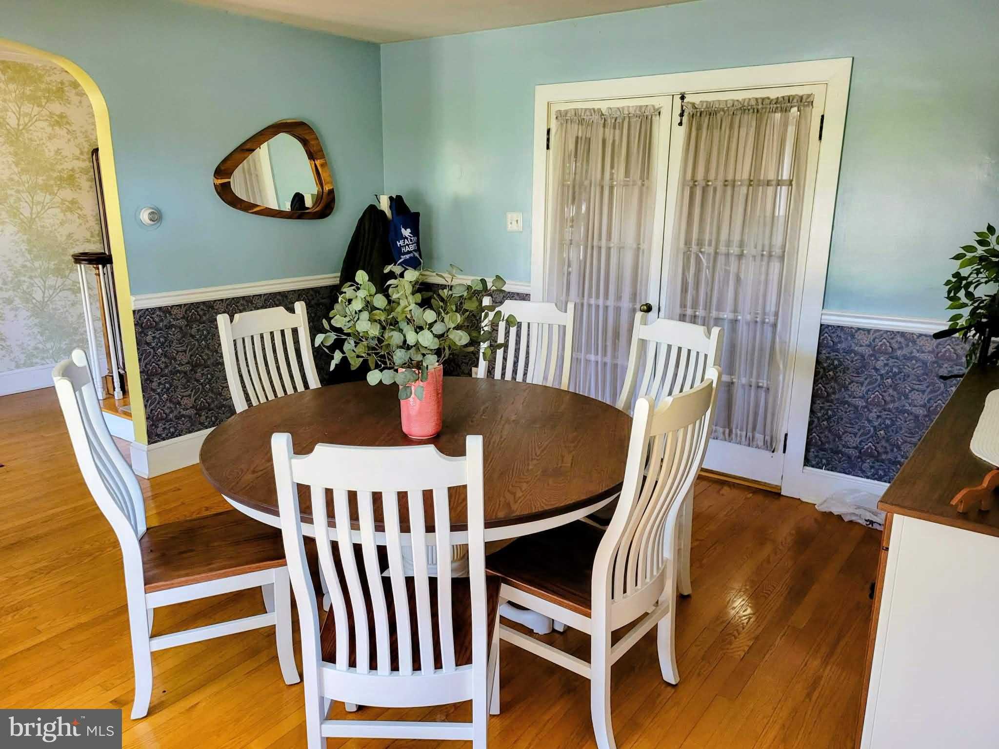 835 W King St photo 9