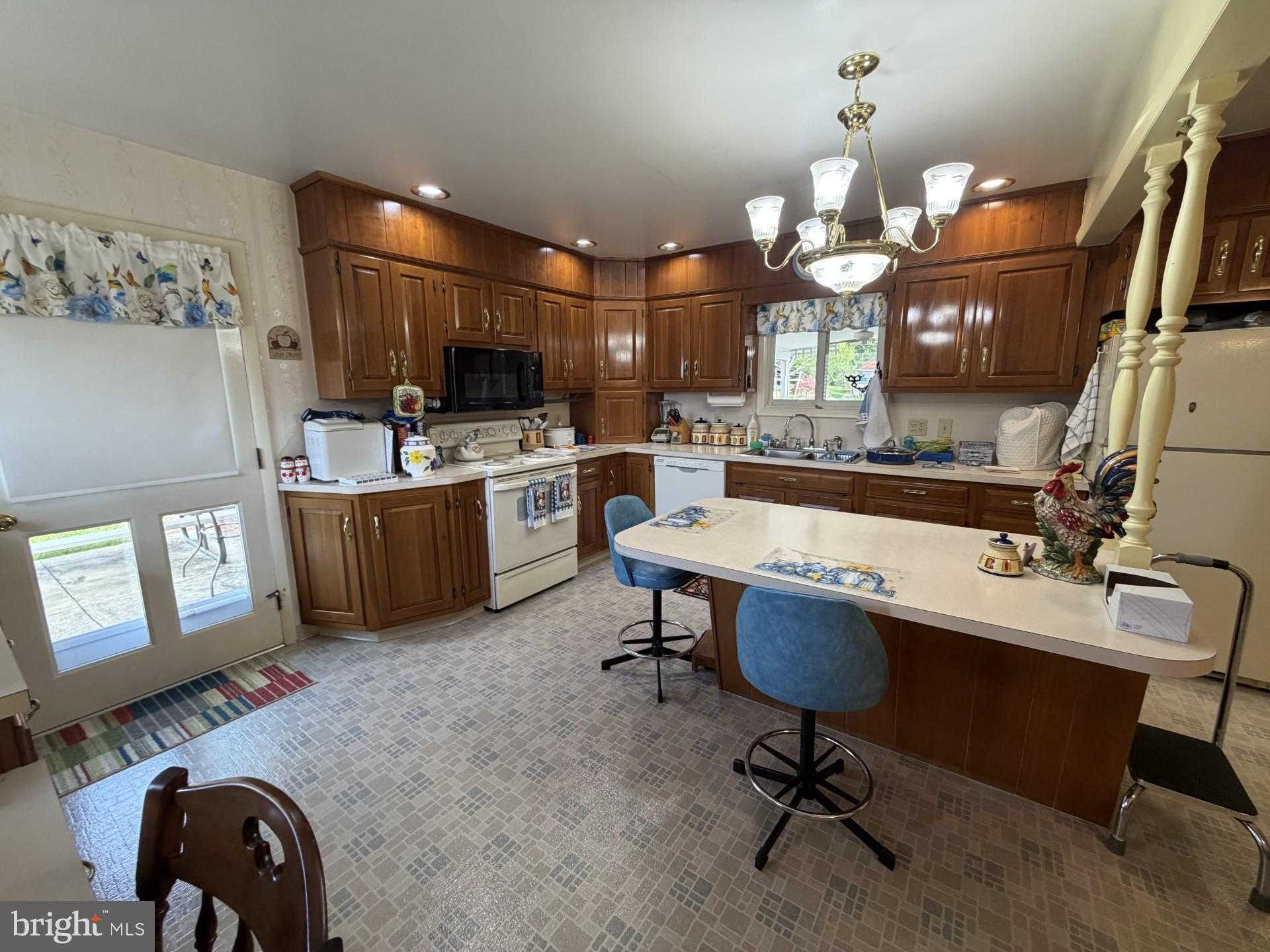 22157 Holiday Dr photo 12