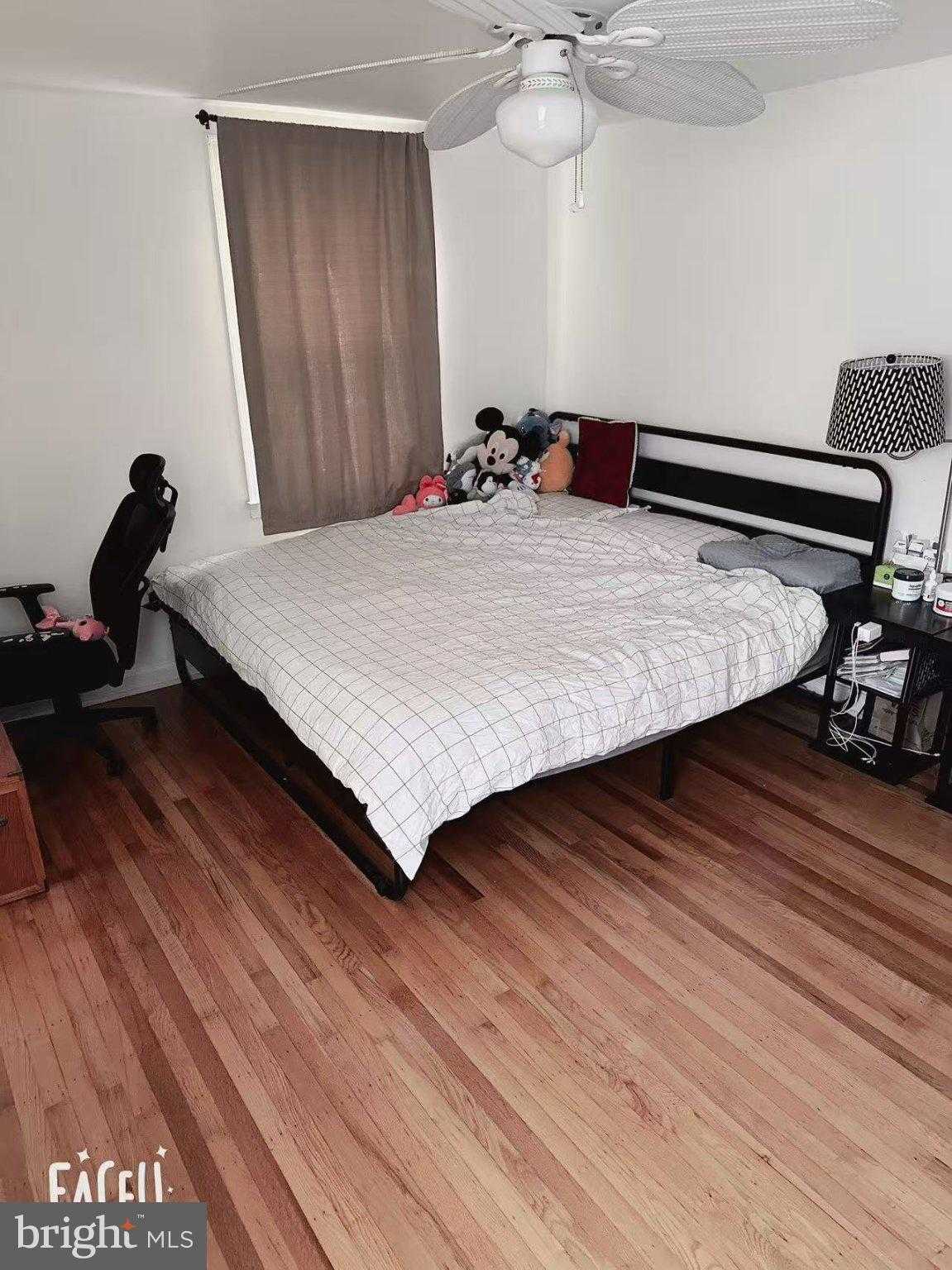 1833 Afton St photo 2