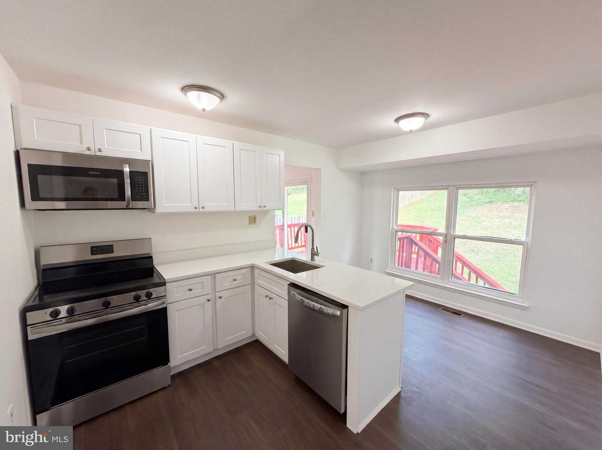 12708 Lampton Ln photo 2