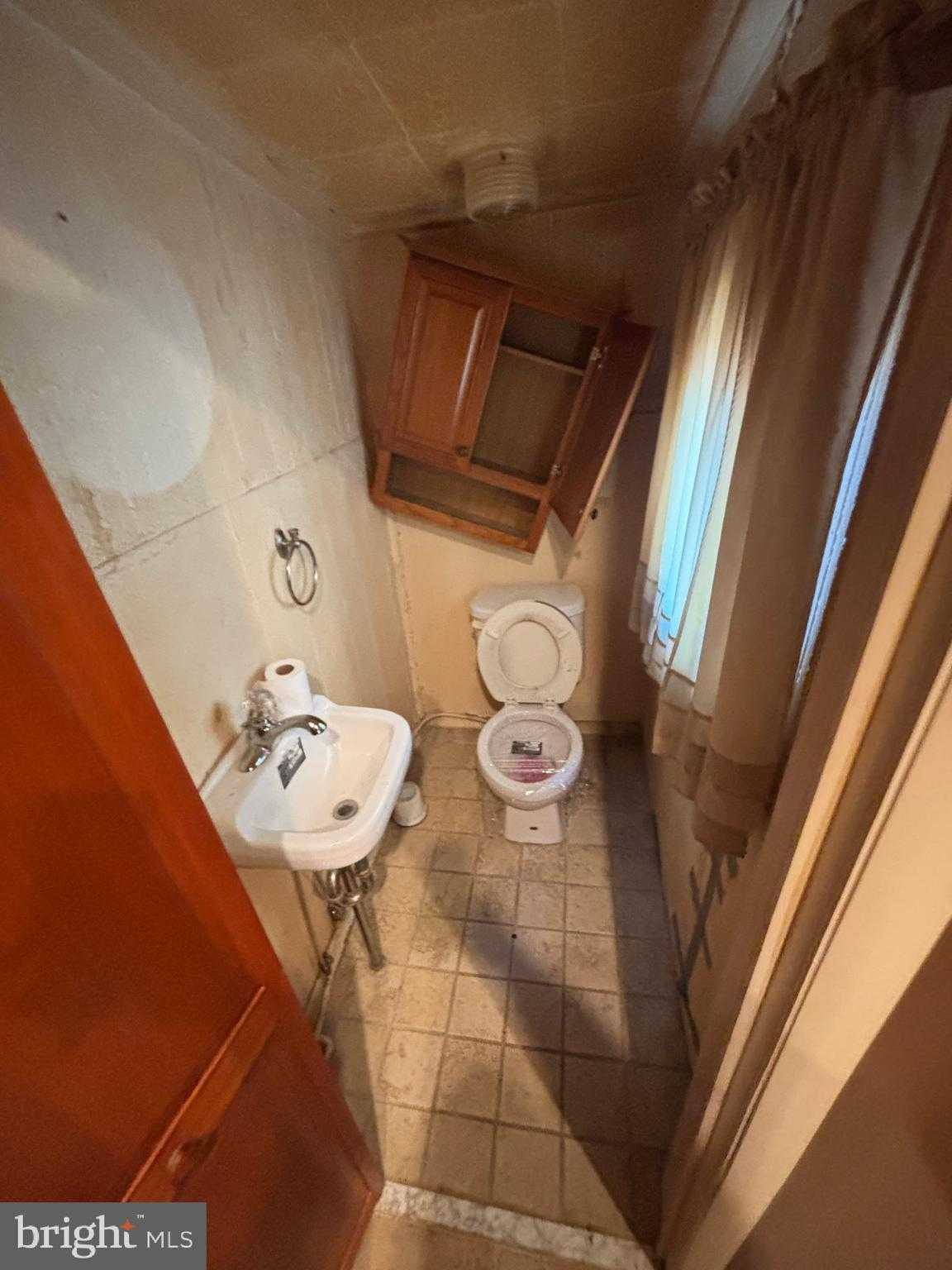 4614 Milnor St photo 4