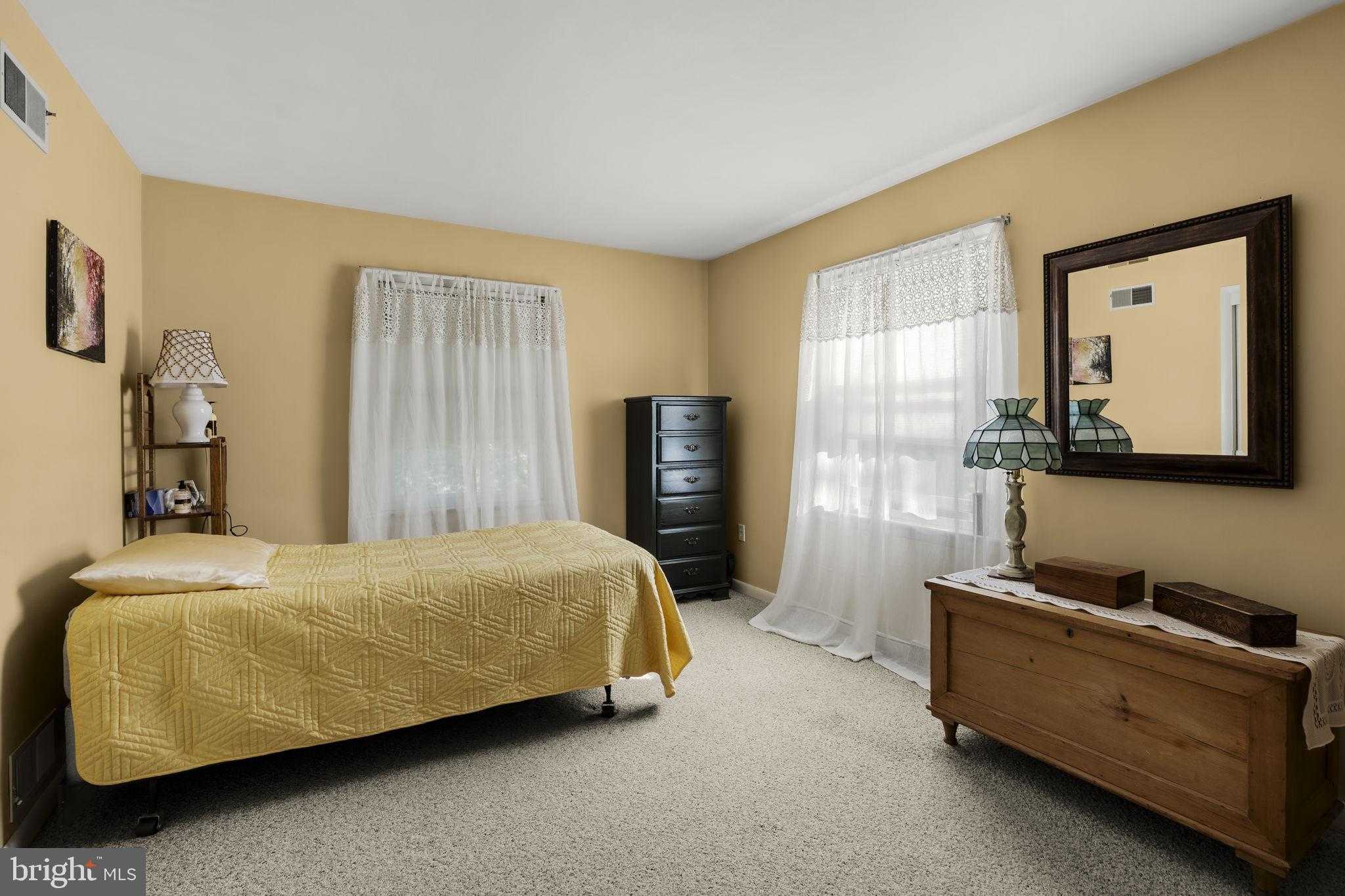 77 Glendale Dr photo 20