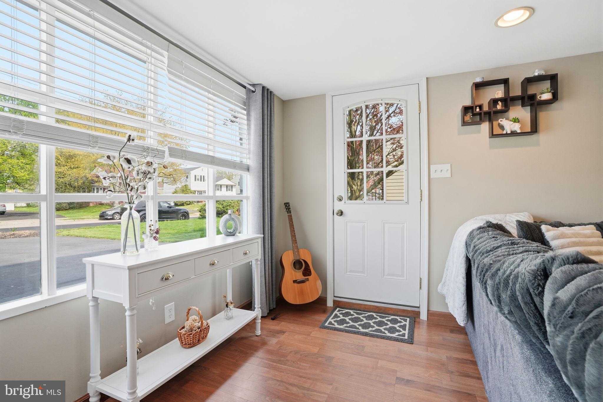 600 Bryant Ln photo 22