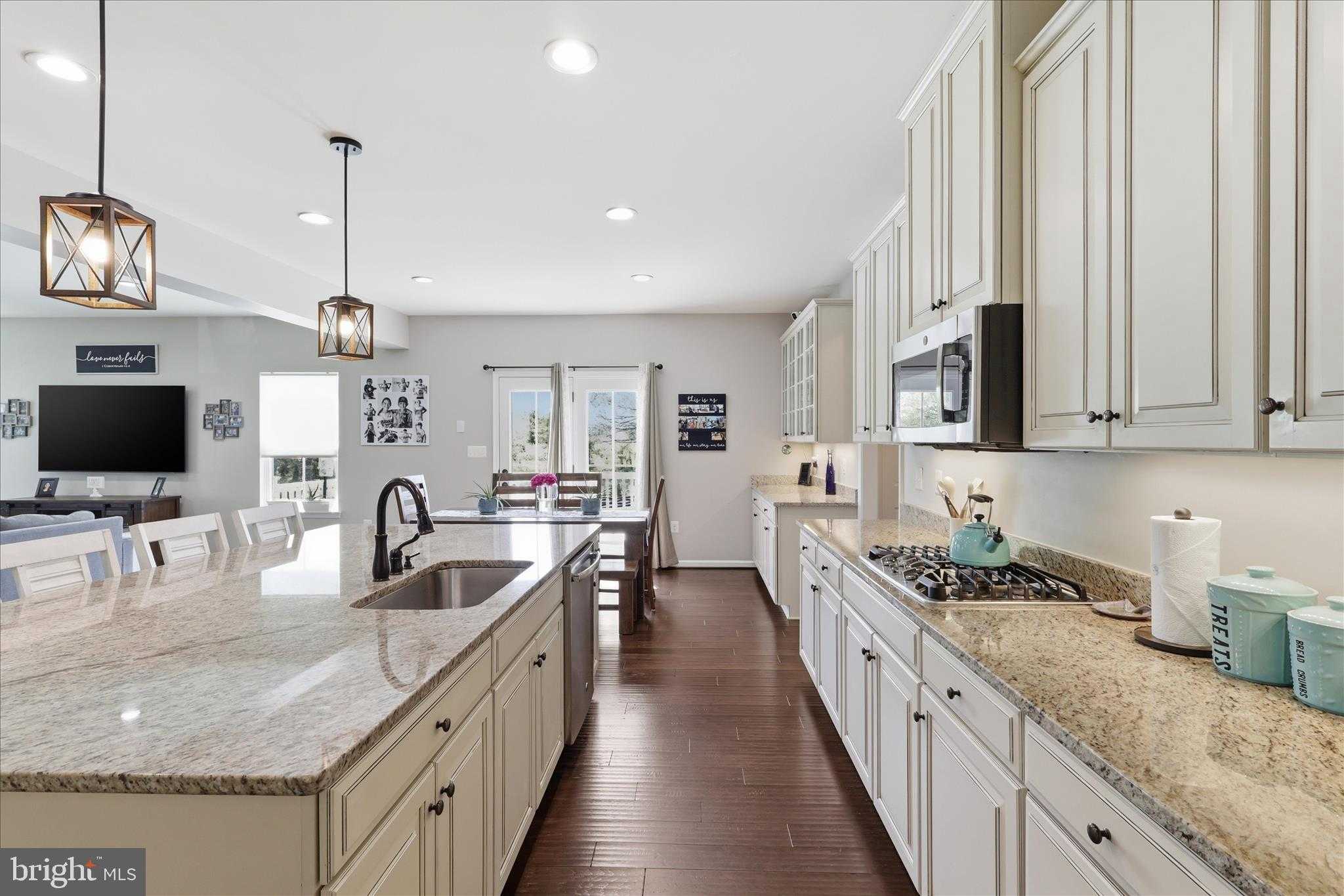 7804 Hermitage Dr photo 14