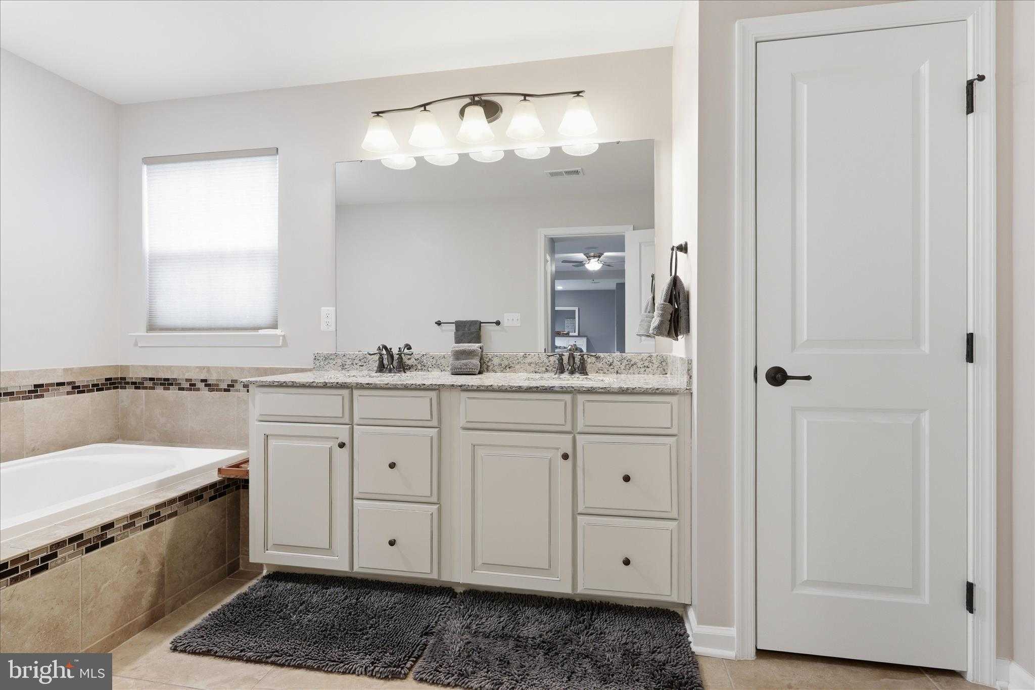 7804 Hermitage Dr photo 37