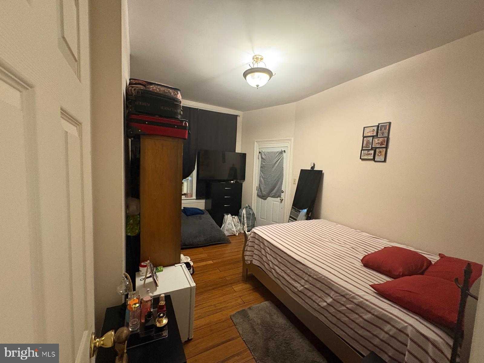 921 N 3rd St photo 10