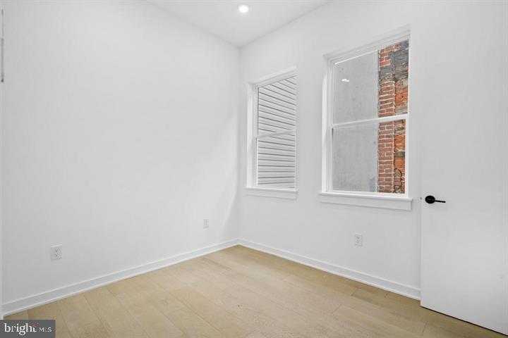 2525 Frankford Ave photo 22