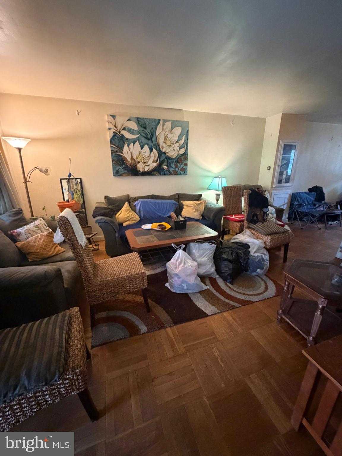 6108 Hasbrook Ave photo 2