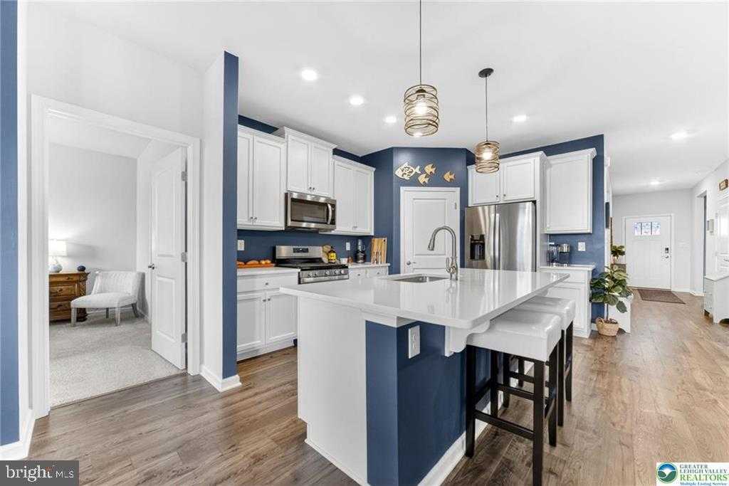 8035 Keystone Dr photo 24