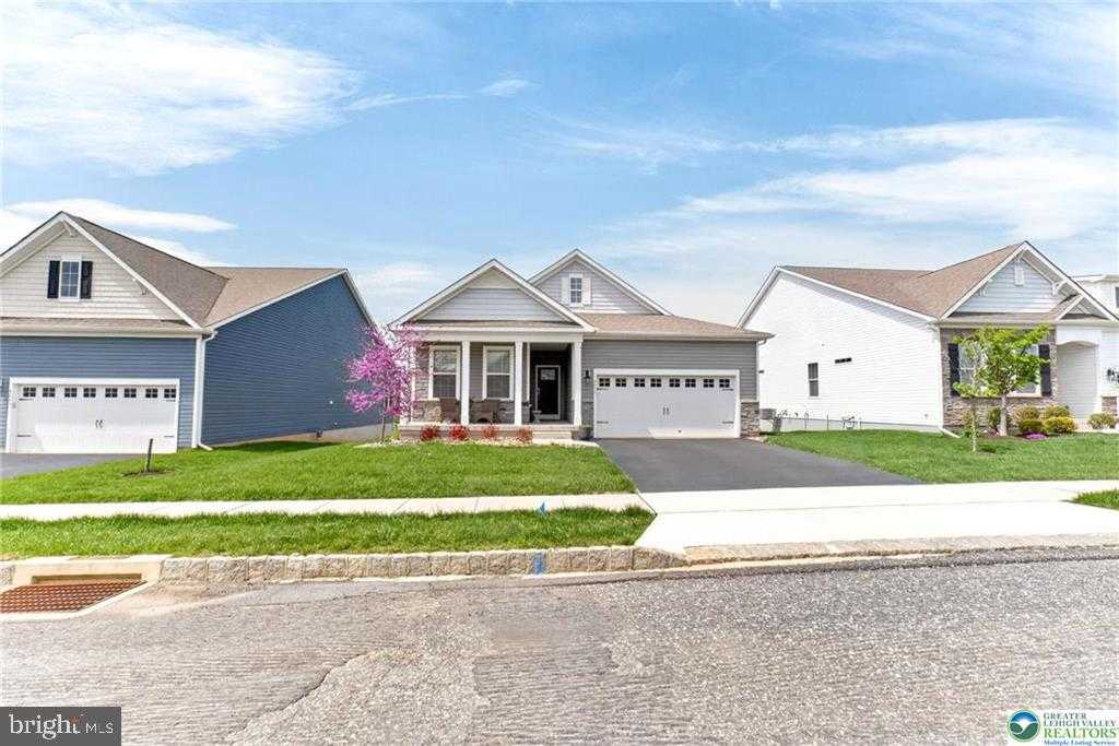 8035 Keystone Dr photo 3