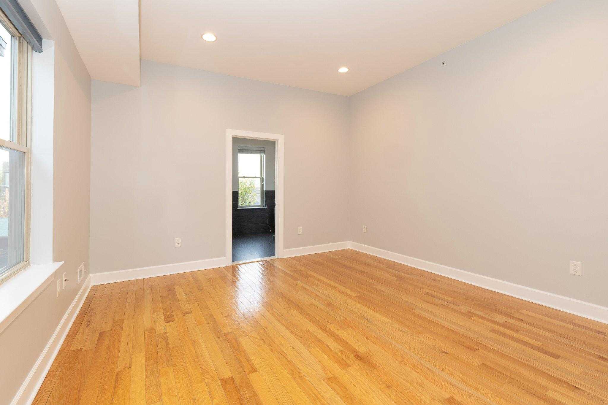 1908 Poplar St # B photo 13