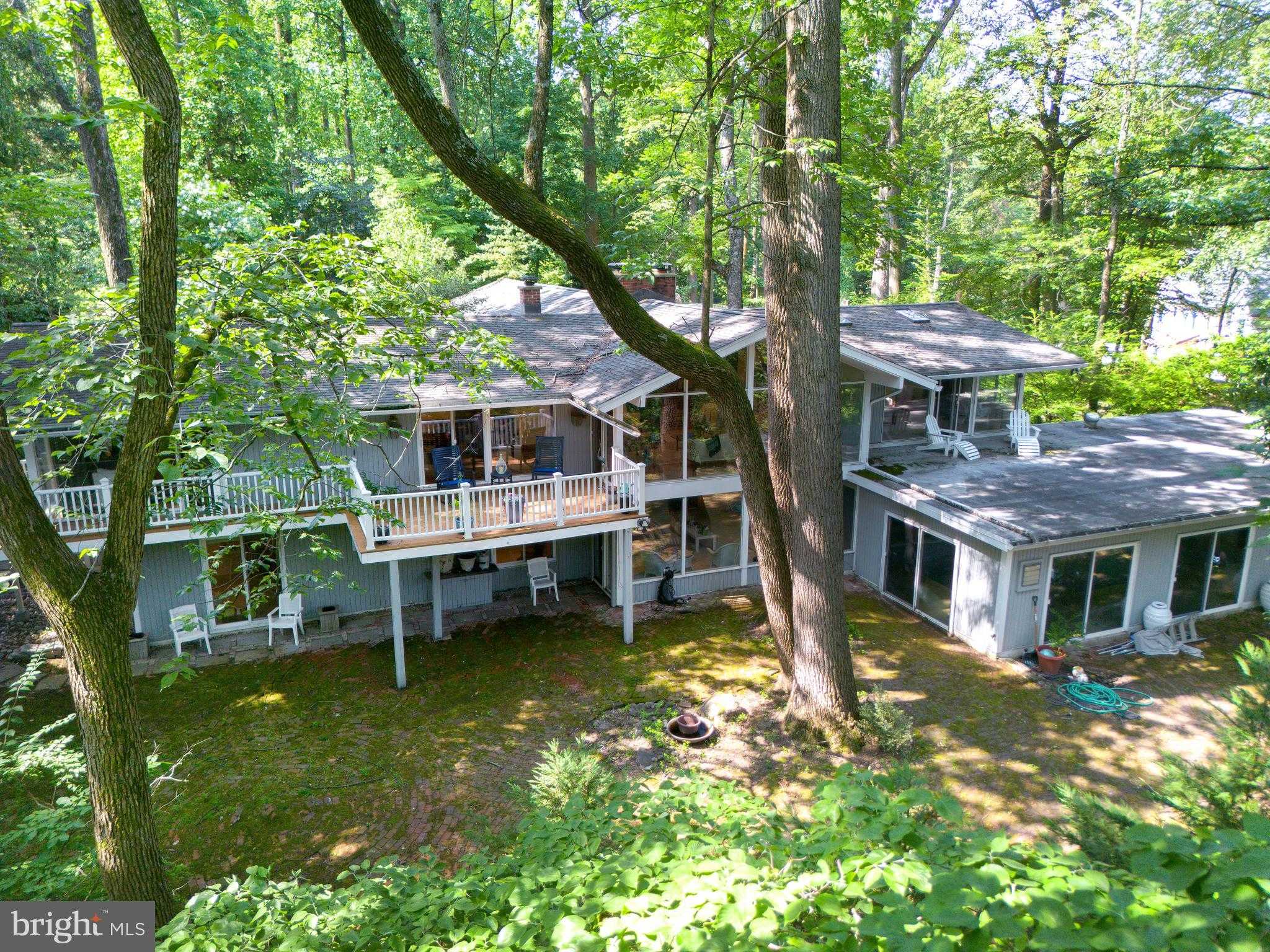 310 Jeffrey Ln, Newtown Square