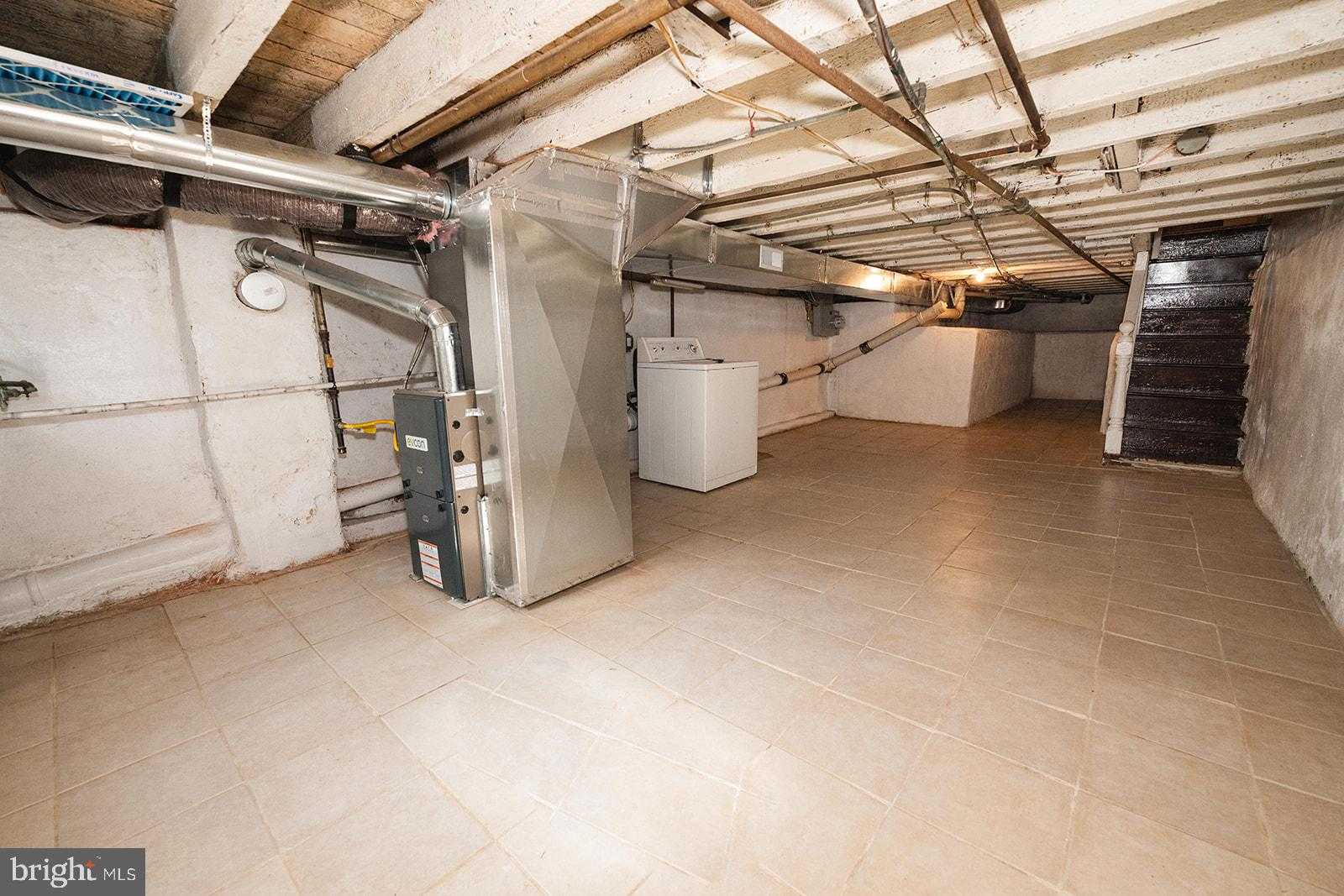 1833 E Hazzard St photo 18