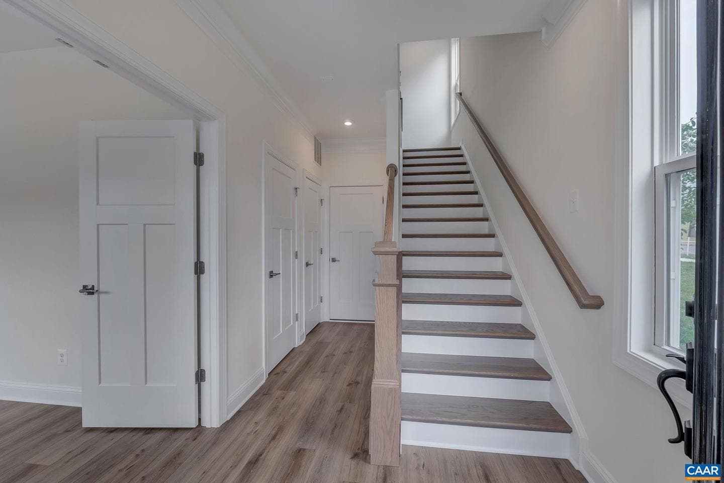2066 Meyers Way photo 3