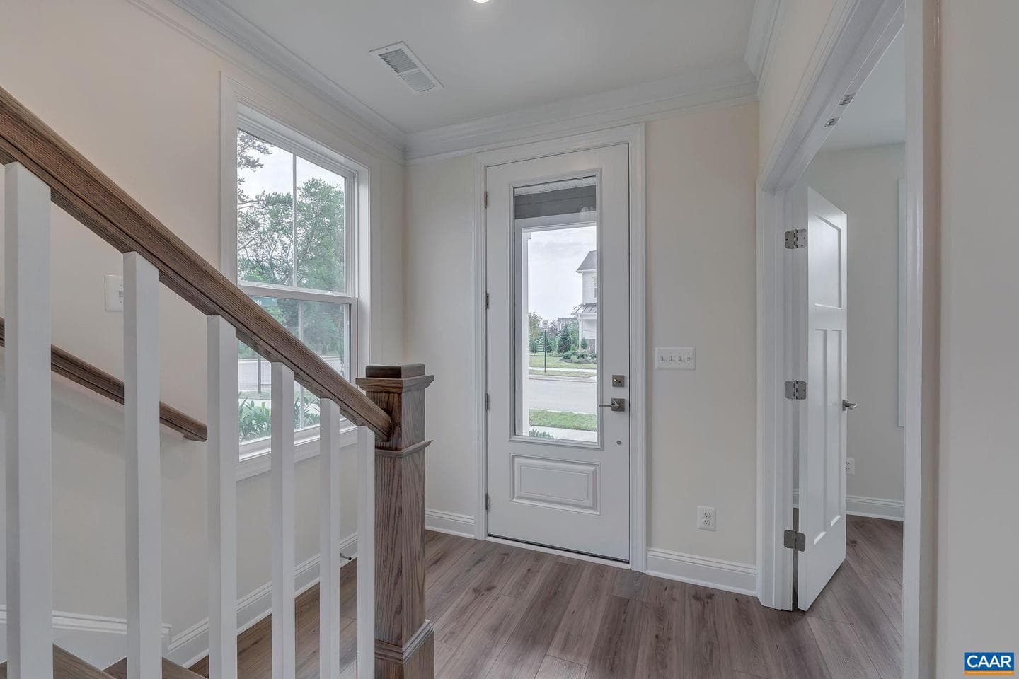 2066 Meyers Way photo 4