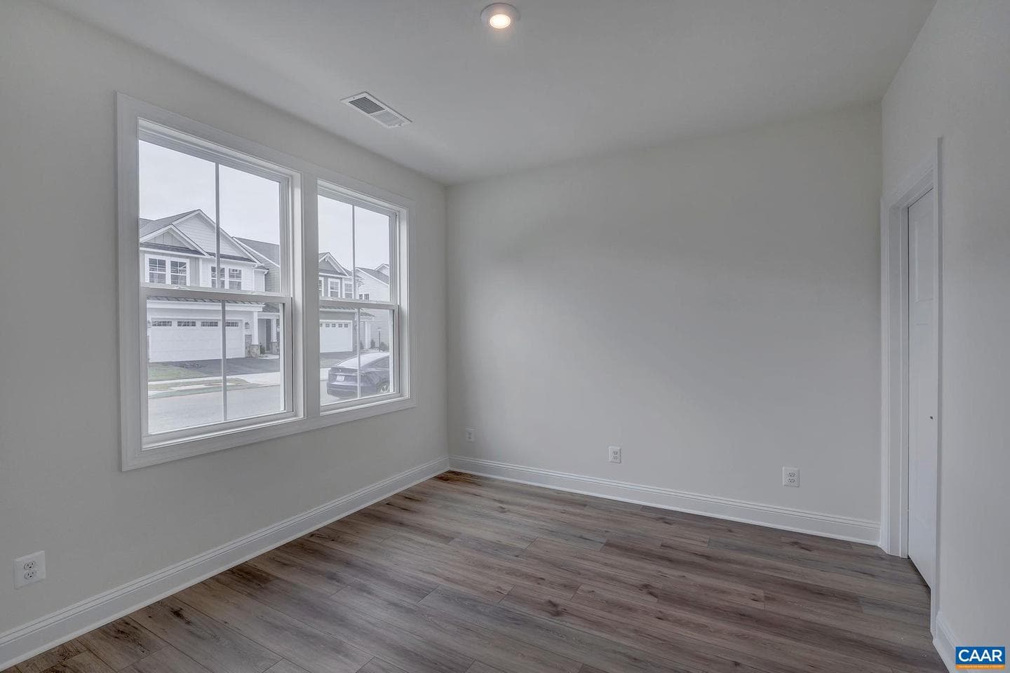 2066 Meyers Way photo 5