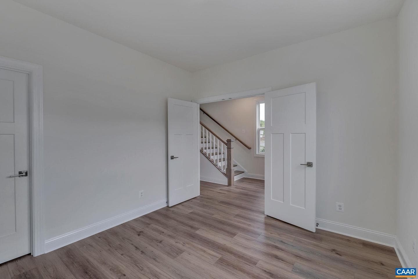 2066 Meyers Way photo 6