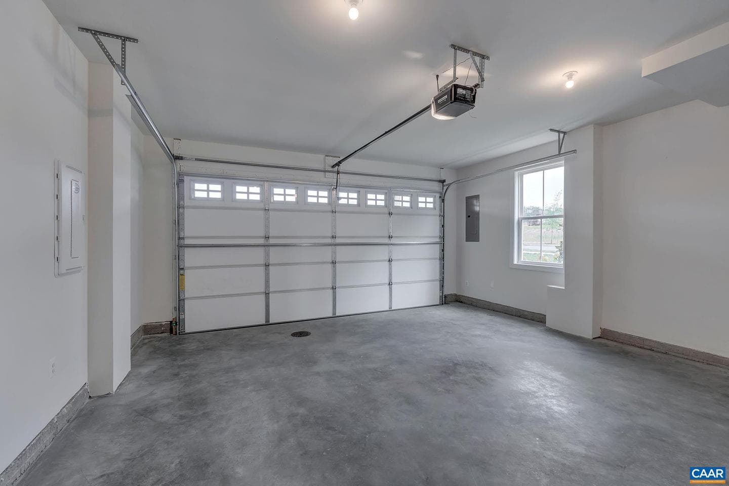 2066 Meyers Way photo 9