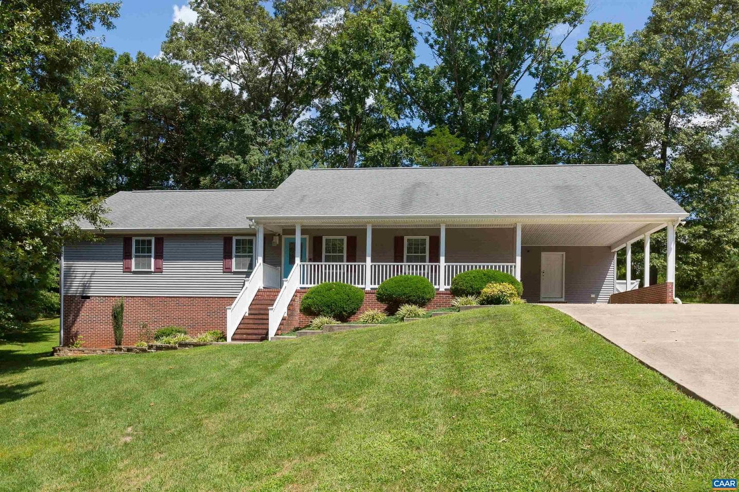202 Smith Dr photo 2