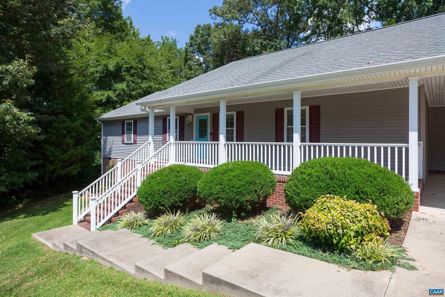 202 Smith Dr photo 3